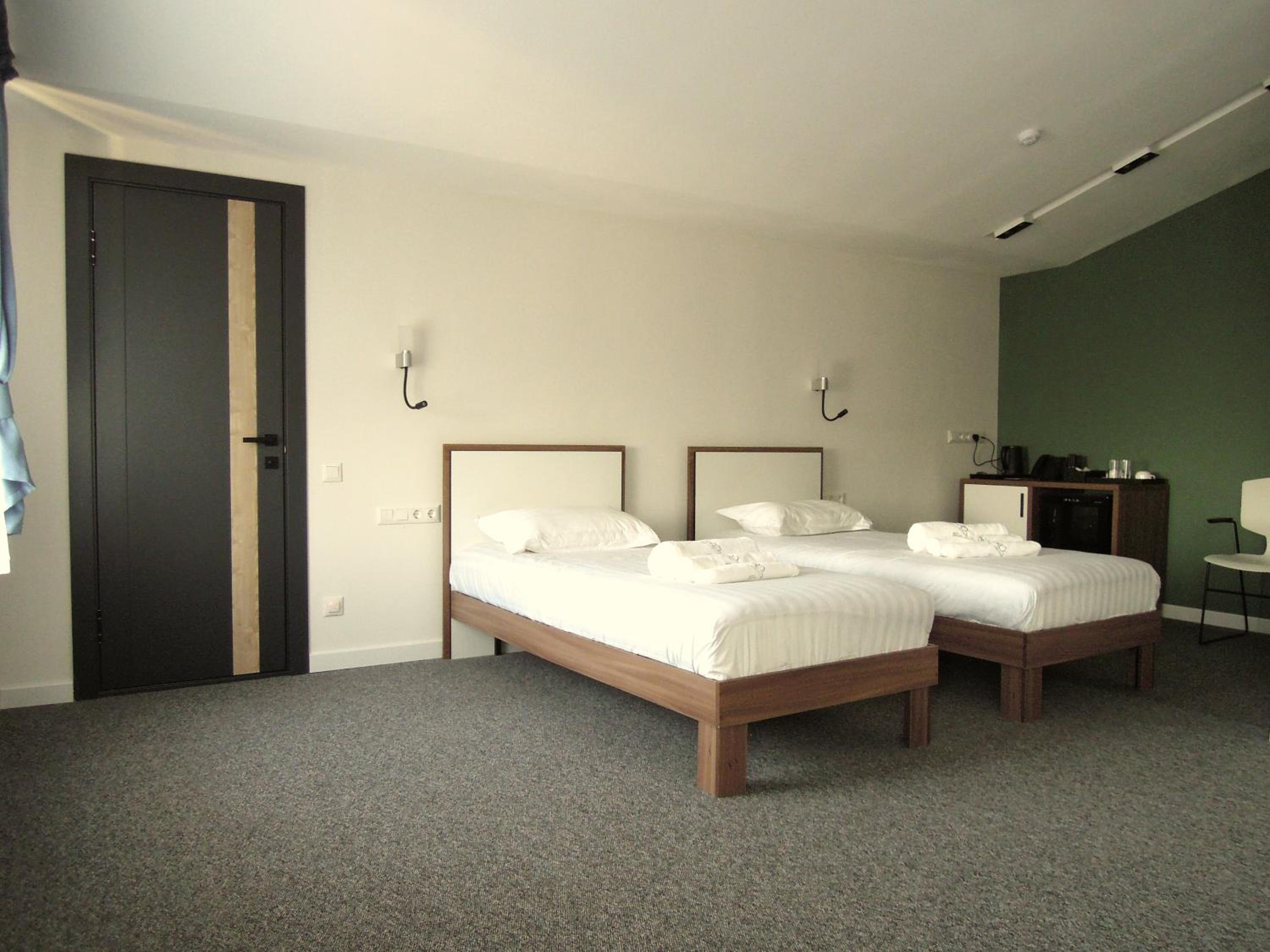 Superior Double Room with Two Double Beds photo 2