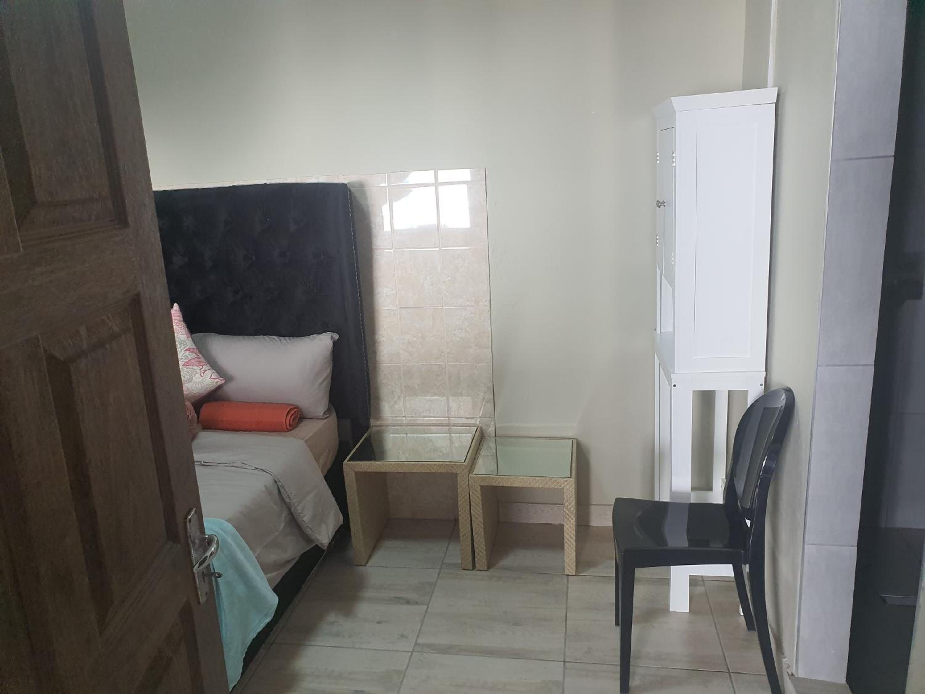 Deluxe Double Room with Shower - Photo 6