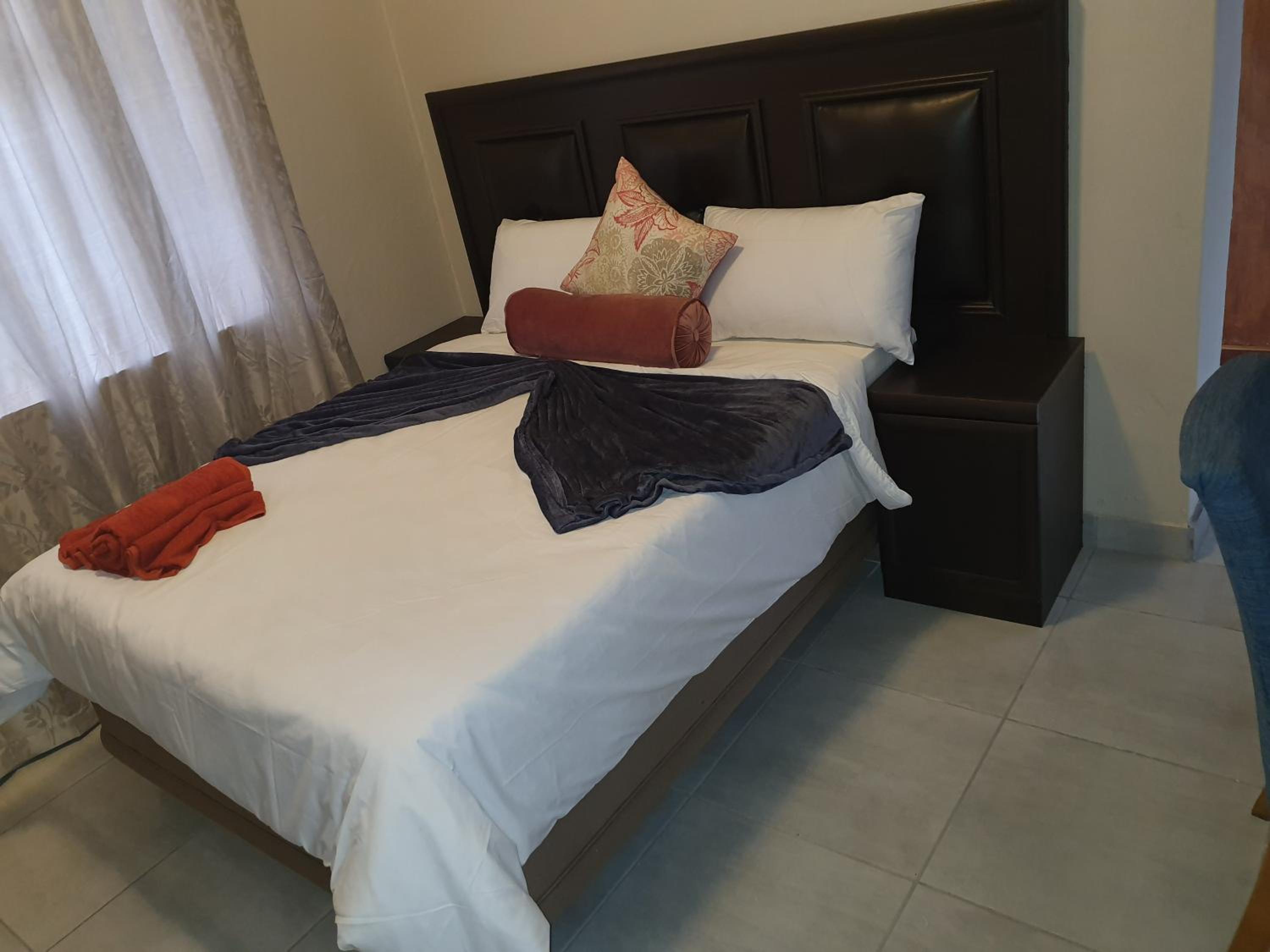Deluxe Double Room with Shower - Photo 24