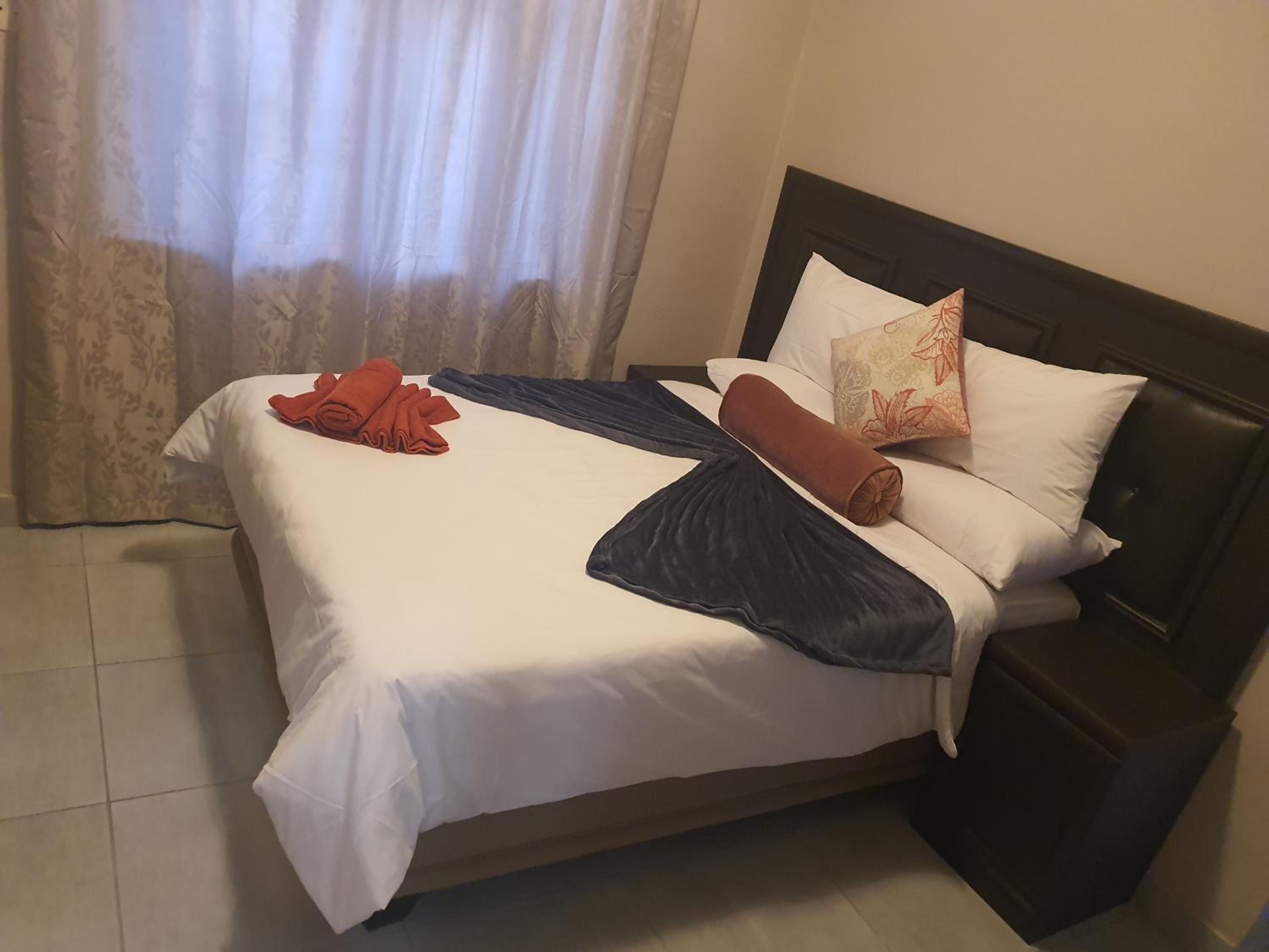 Deluxe Double Room with Shower - Photo 13