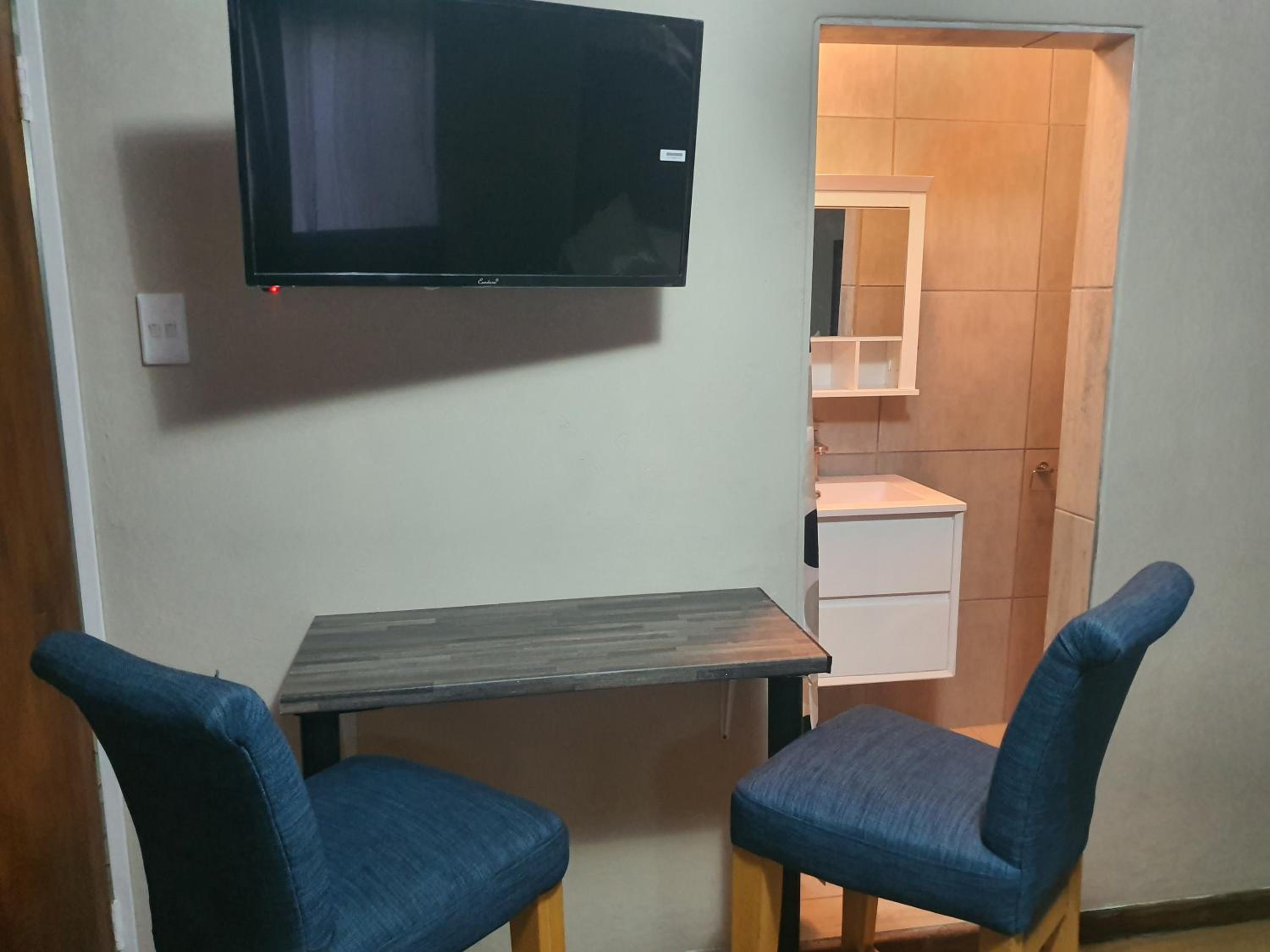 Deluxe Double Room with Shower - Photo 22