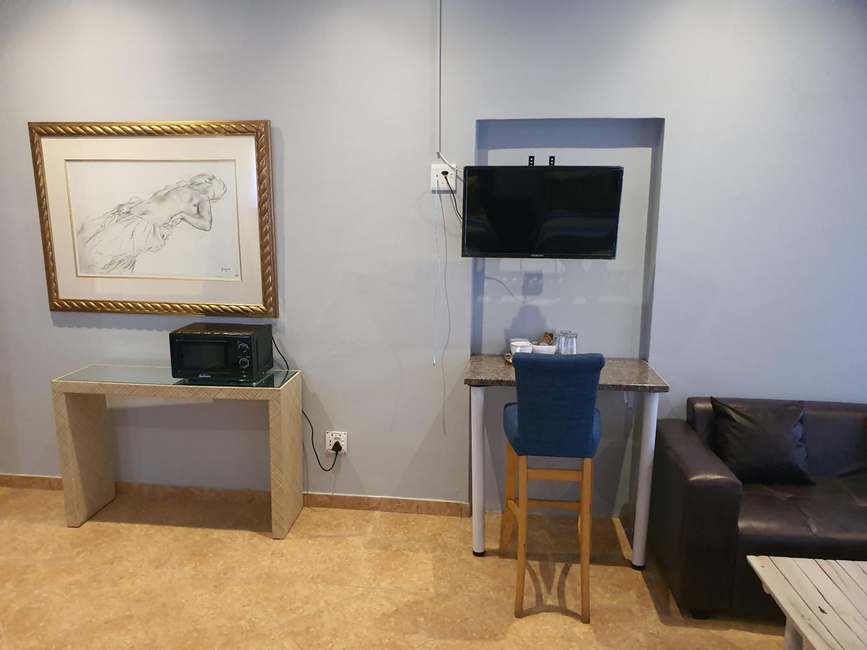 Deluxe Double Room with Shower - Photo 25