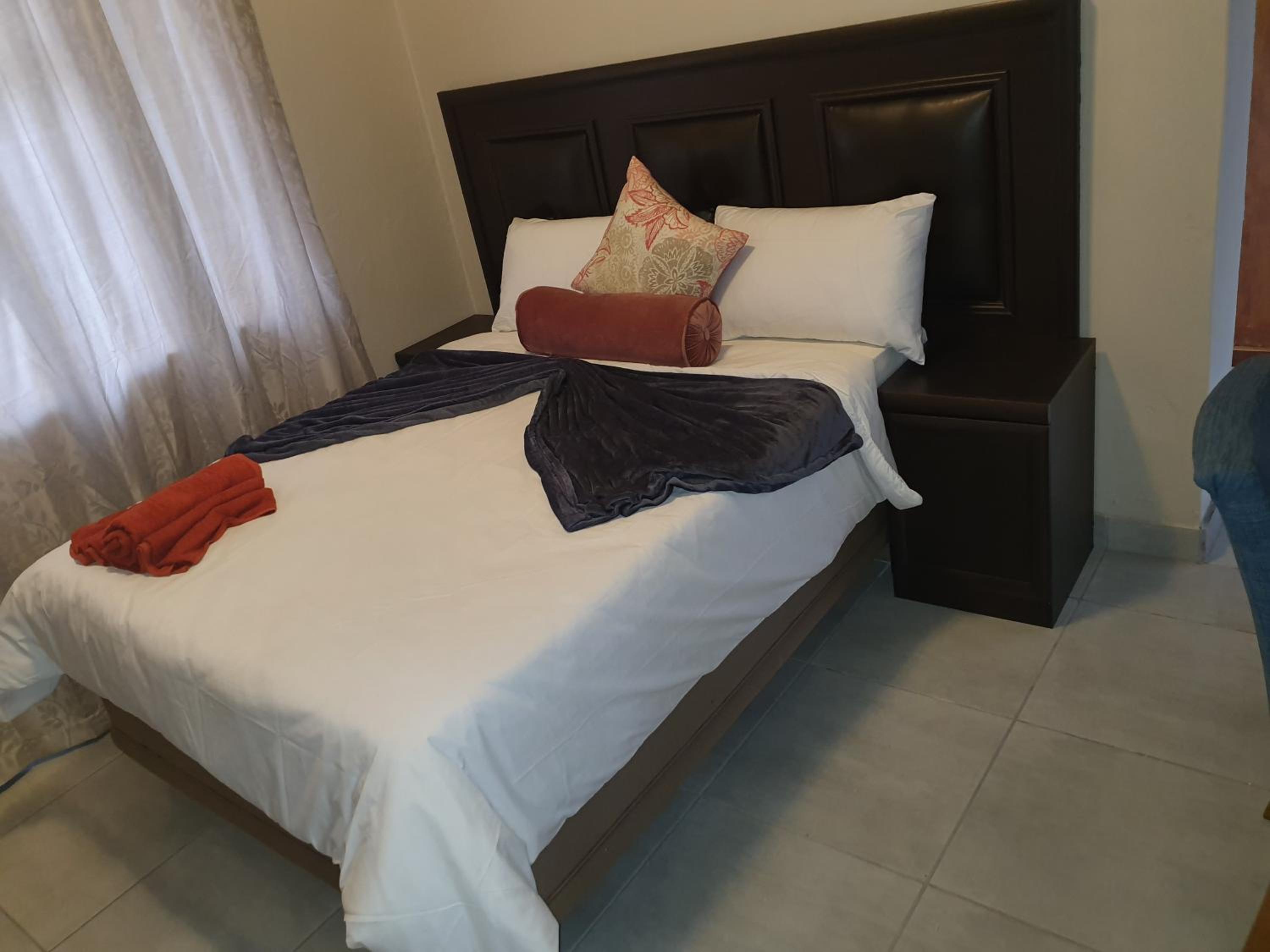 Deluxe Double Room with Shower - Photo 19