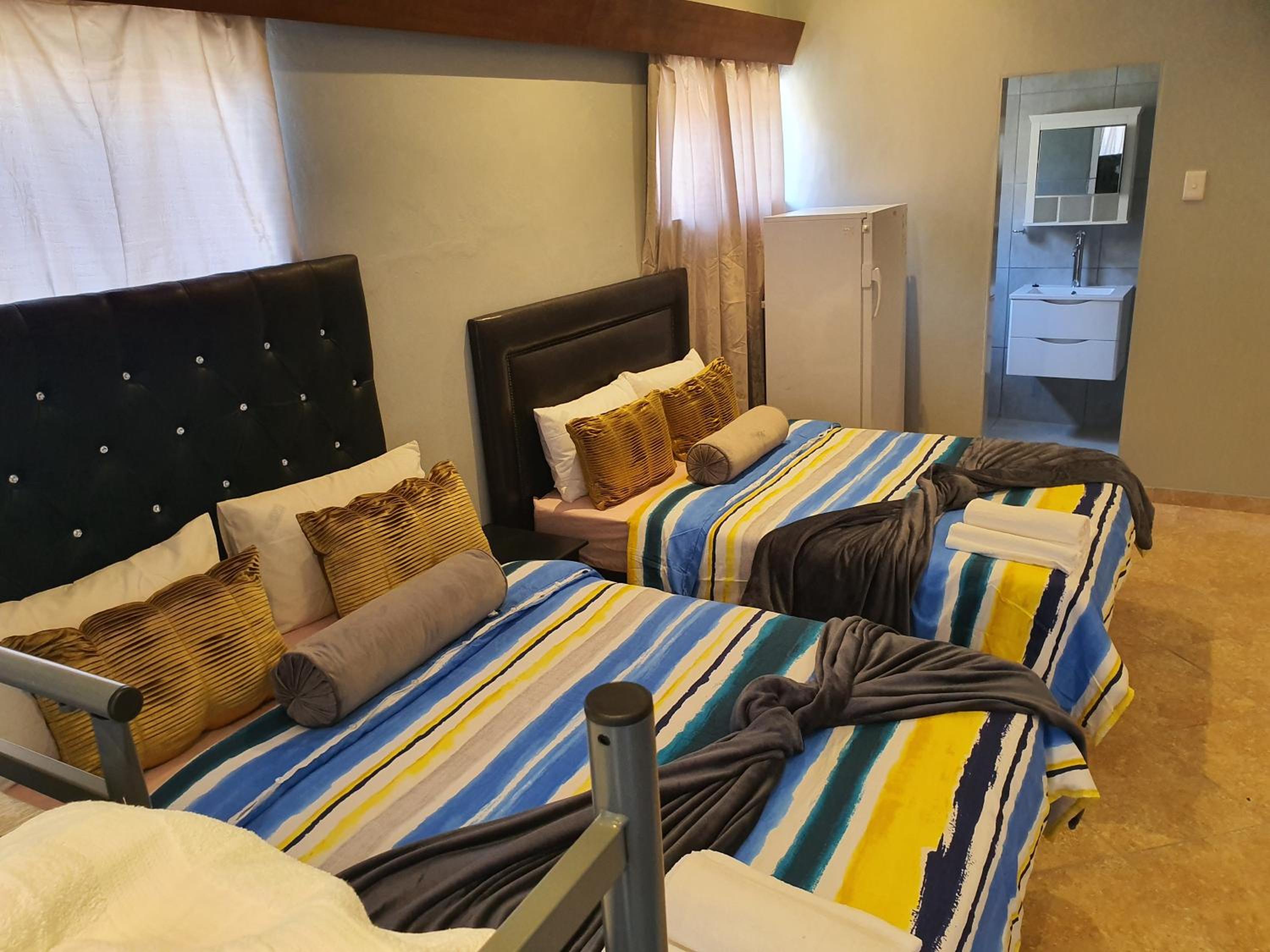 Deluxe Double Room with Shower - Photo 1