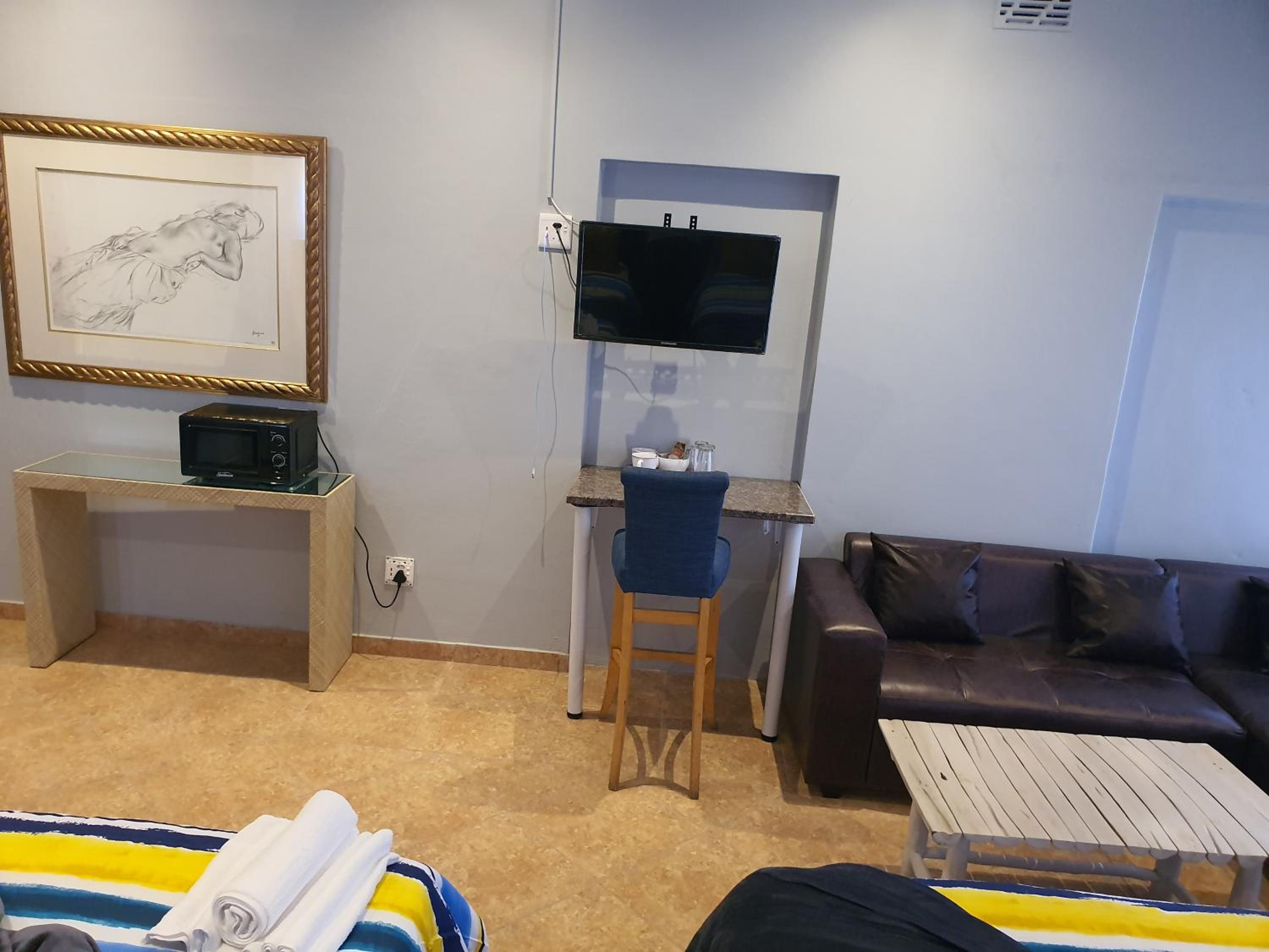 Deluxe Double Room with Shower - Photo 14