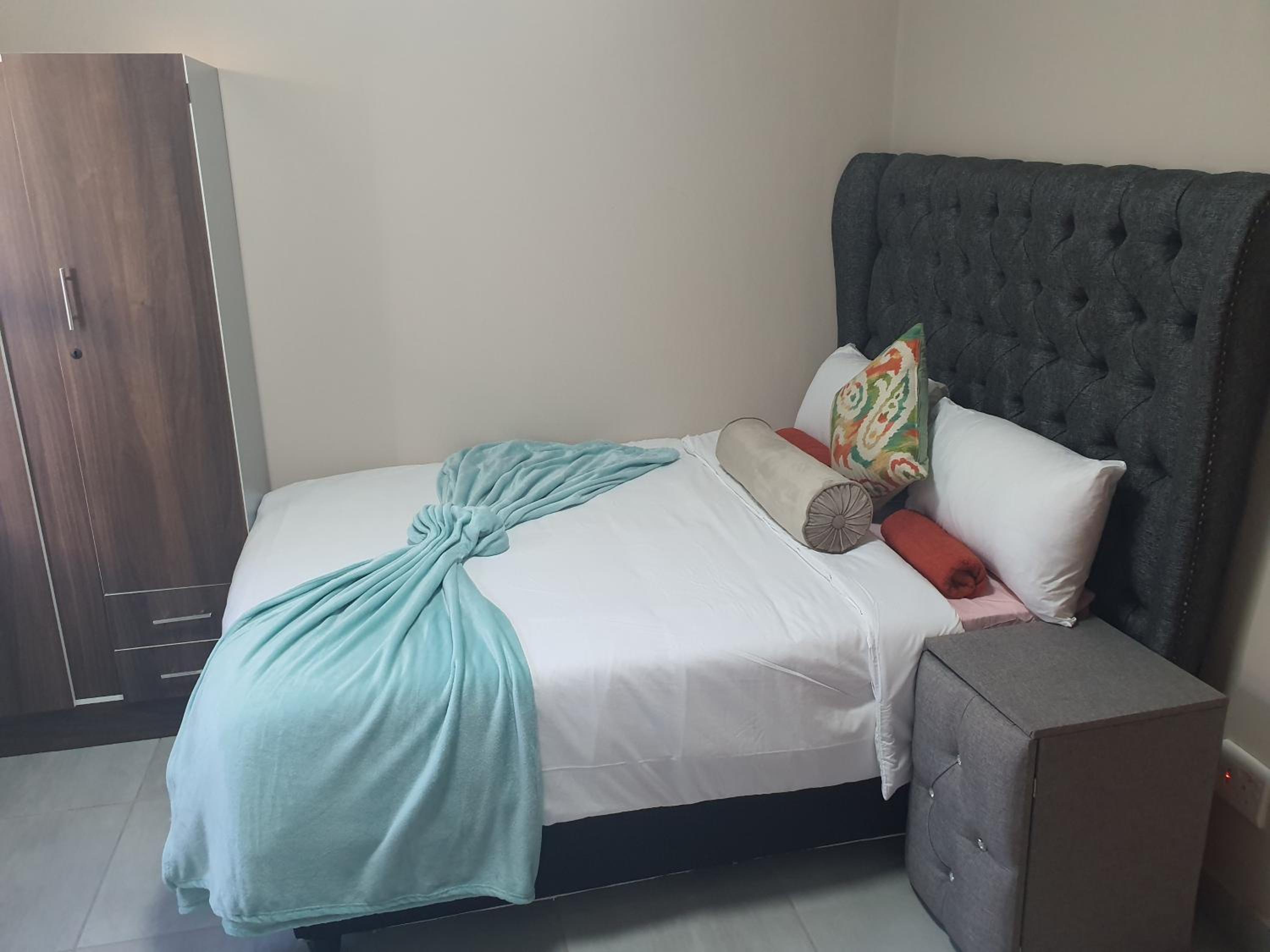 Deluxe Double Room with Shower - Photo 28