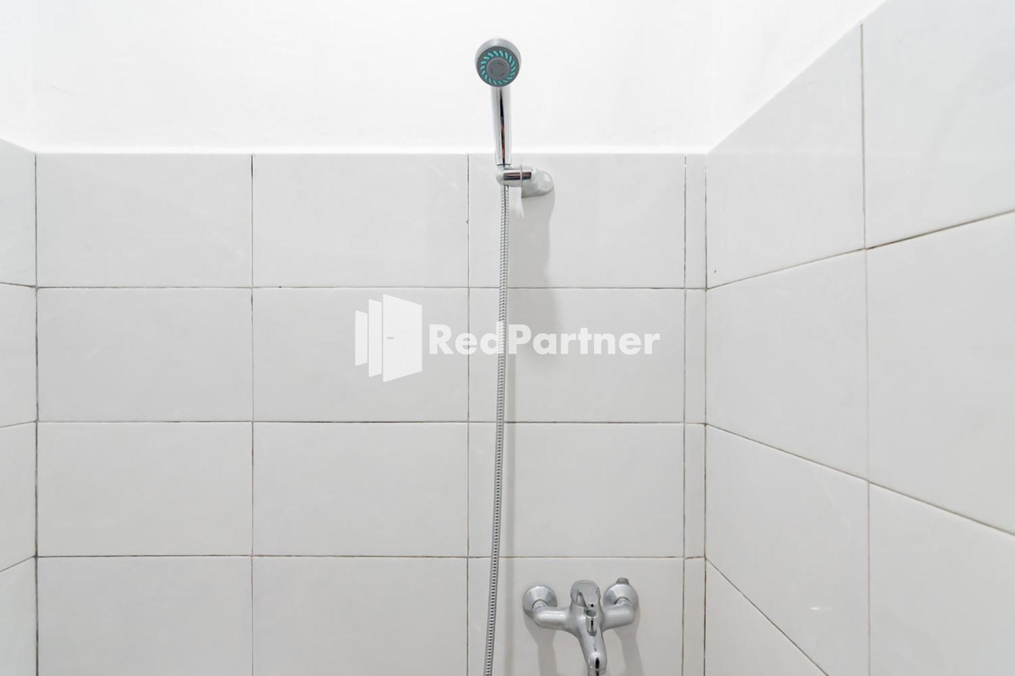 Standard Double Room - Photo 7