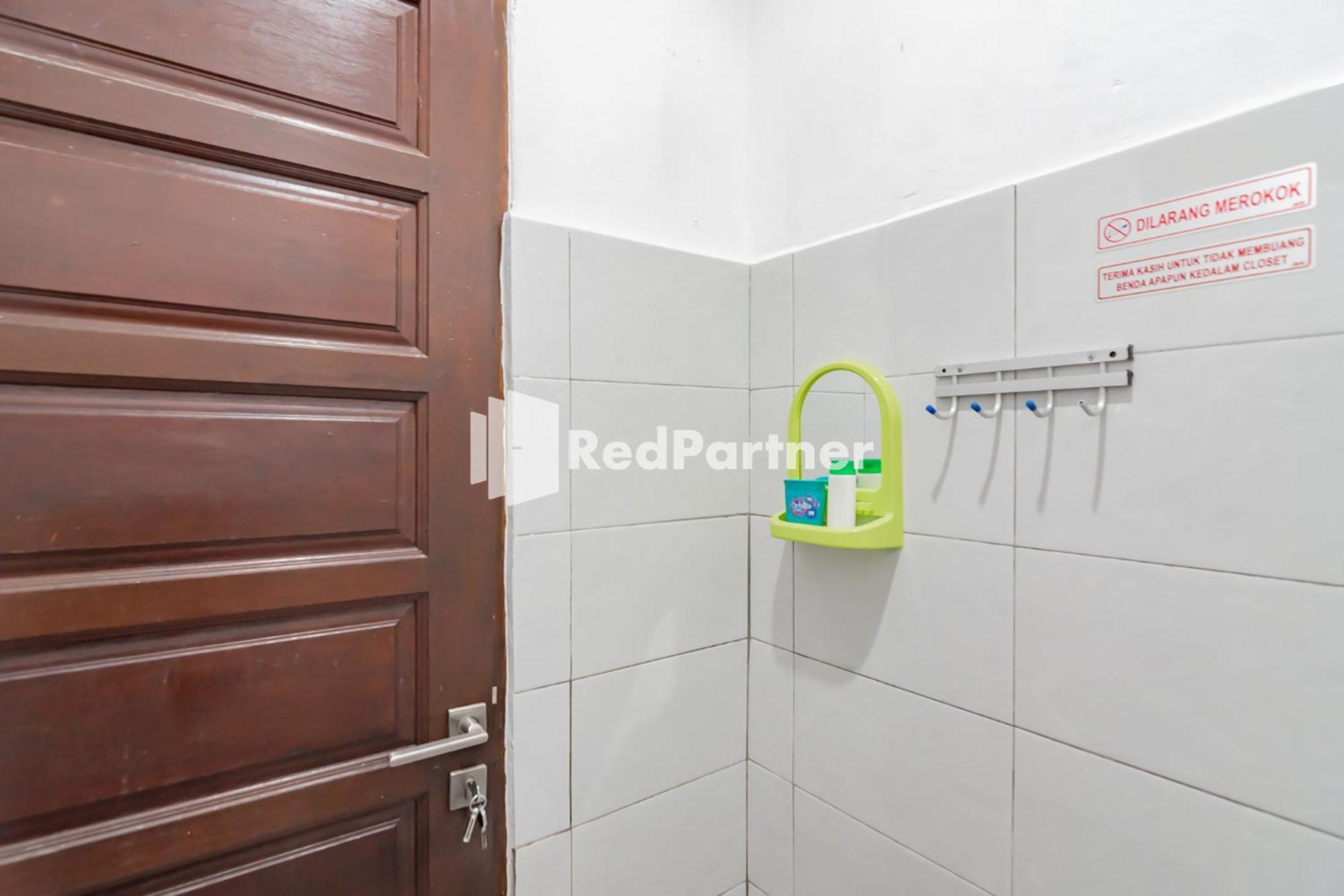 Standard Double Room - Photo 9