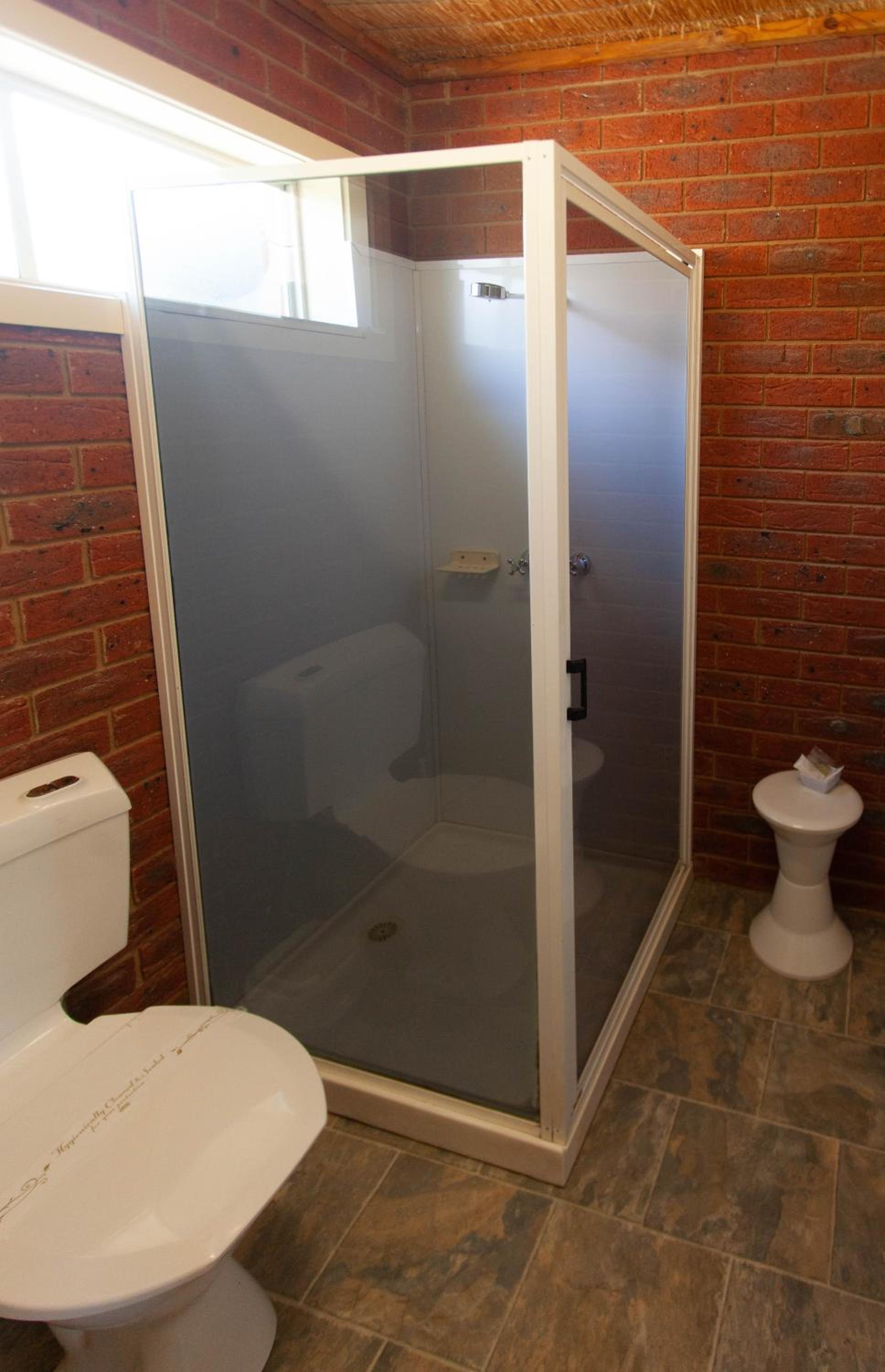Deluxe King Room - Photo 7