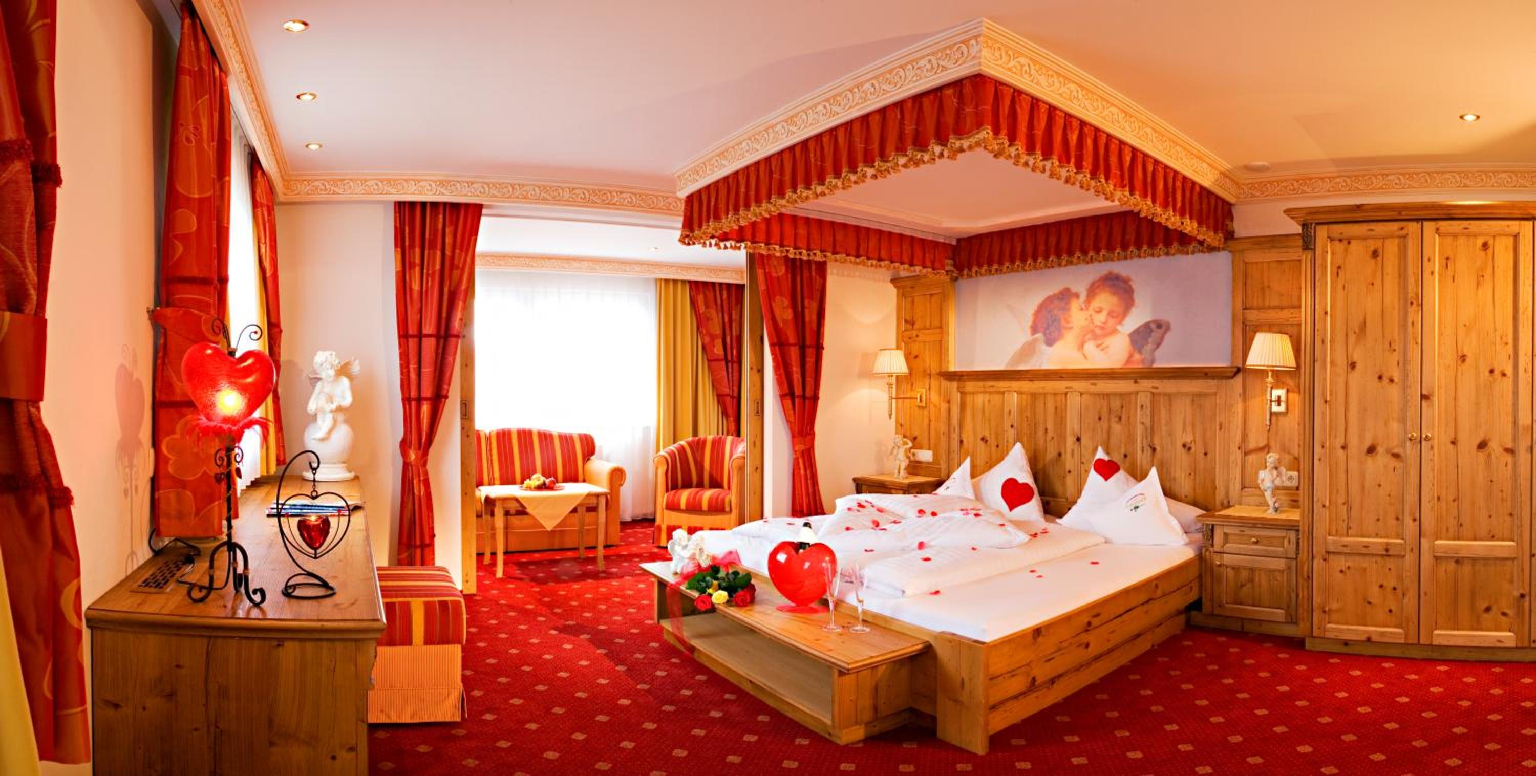 Deluxe Suite photo 2