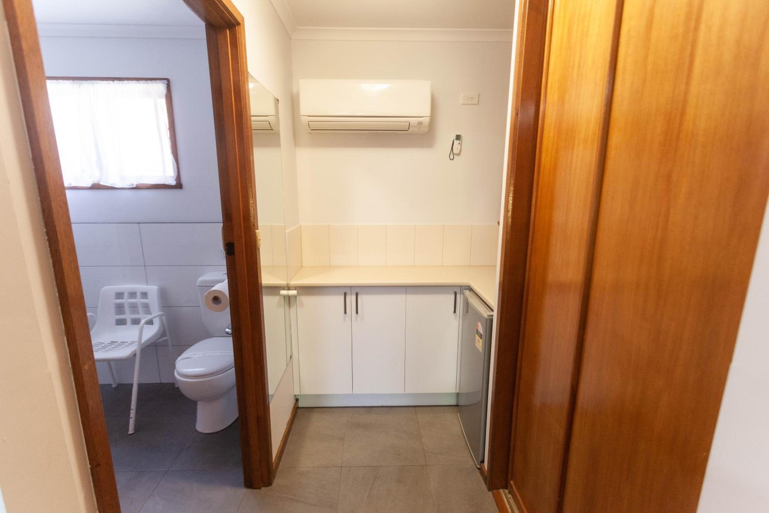 Double Room - Disability Access - Photo 4