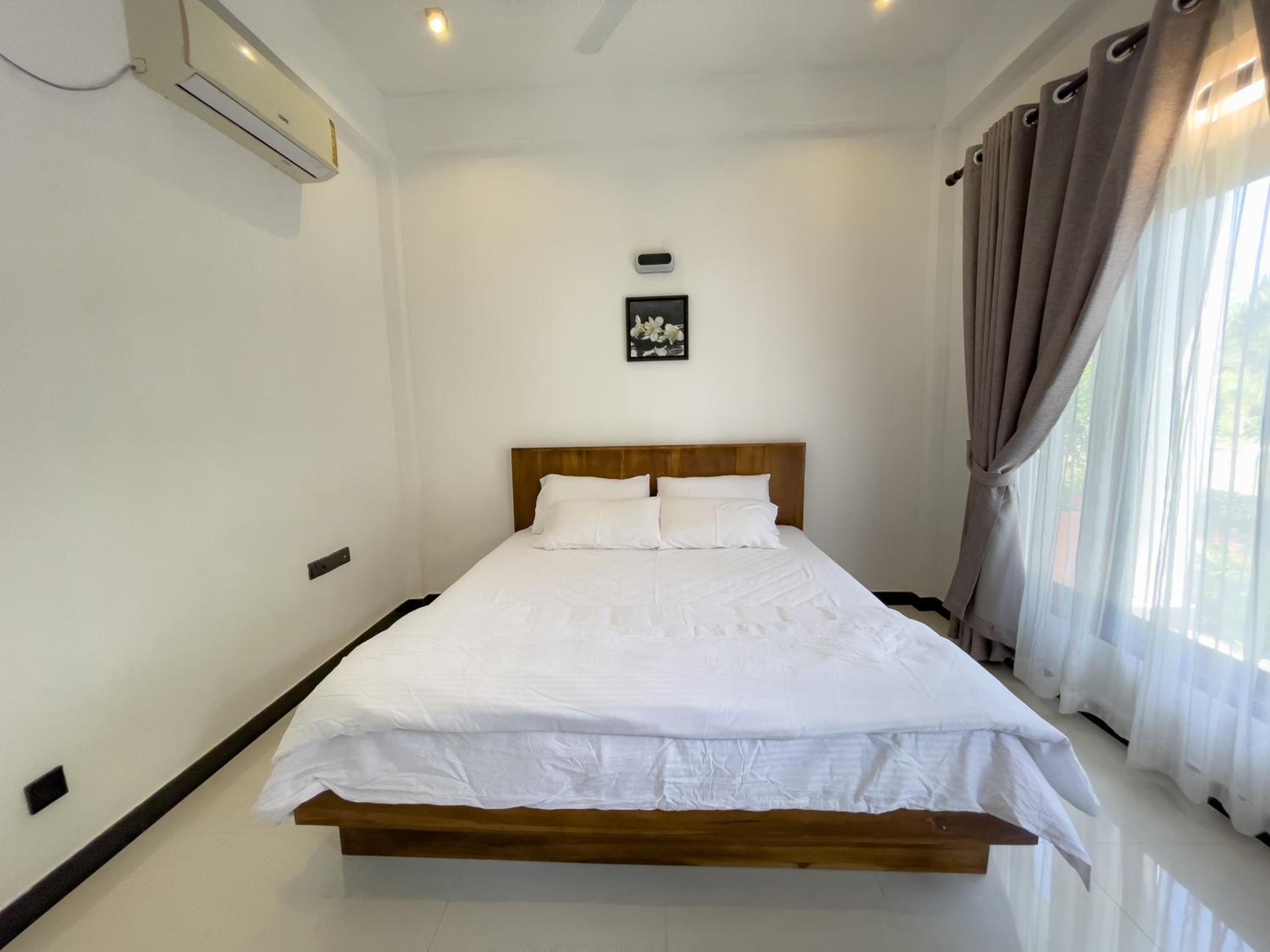 Double or Twin Room with Terrace photo 3