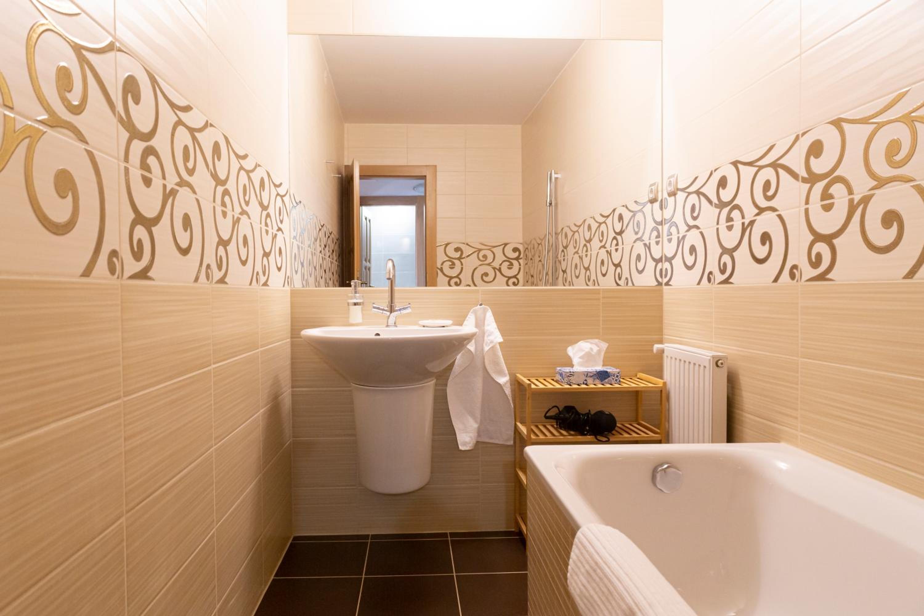 Deluxe King Room photo 2