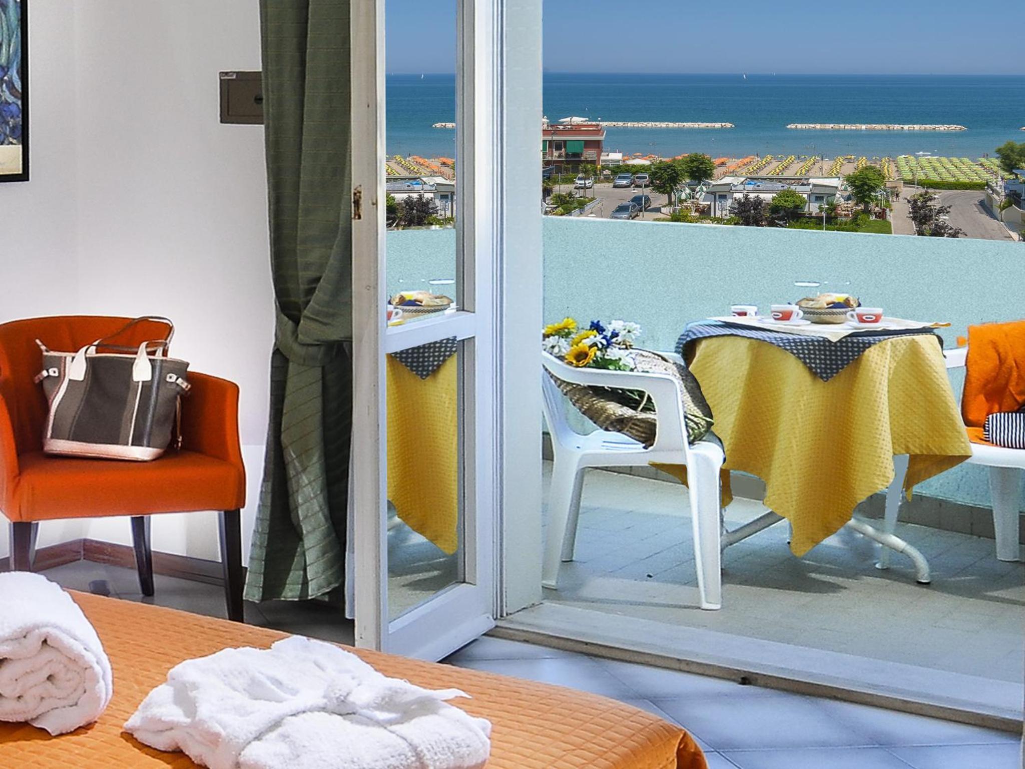 Double or Twin Room with Sea View photo 3