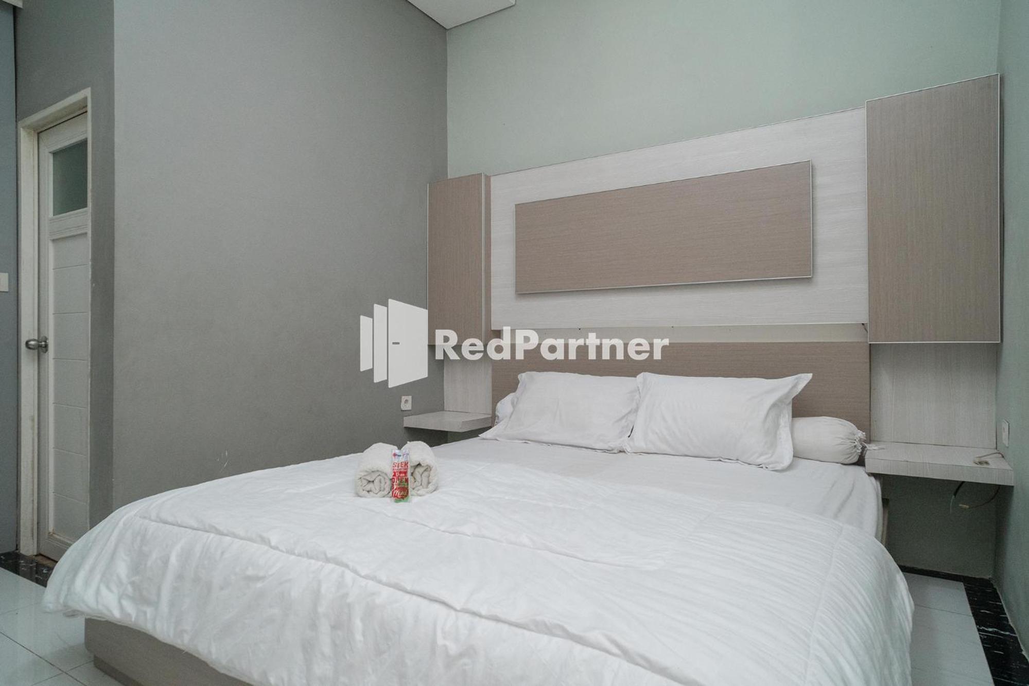 Deluxe Room - Photo 11