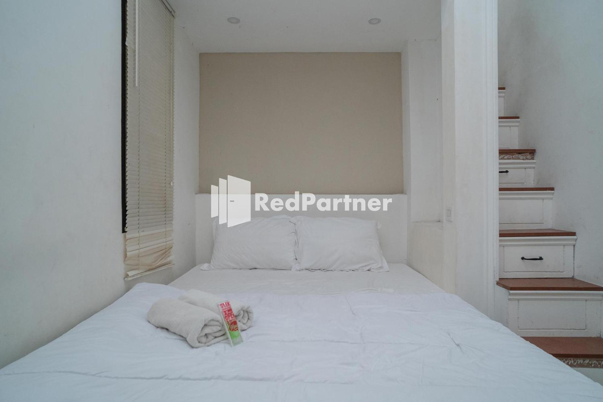 Family Room - Photo 2