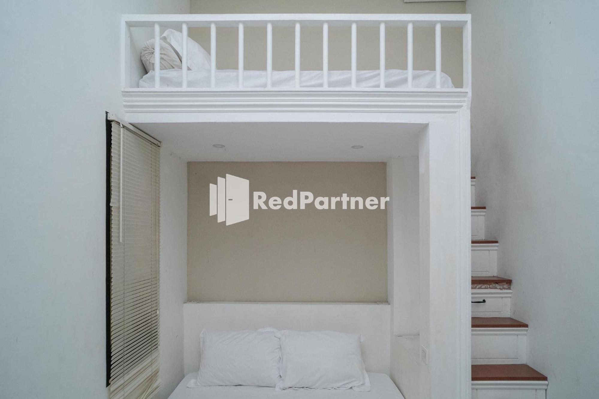 Family Room - Photo 12