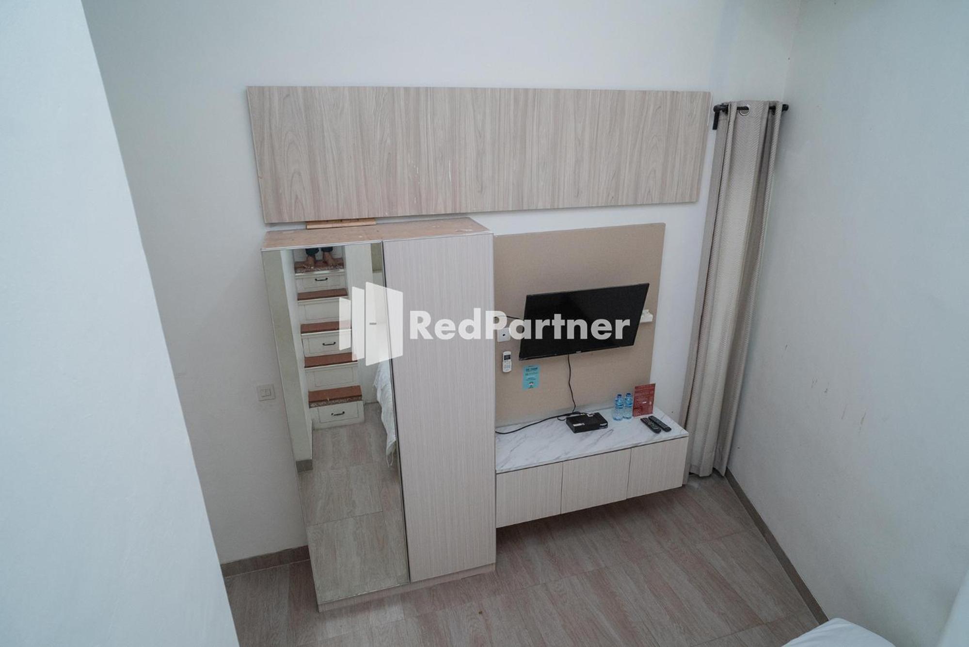 Family Room - Photo 7