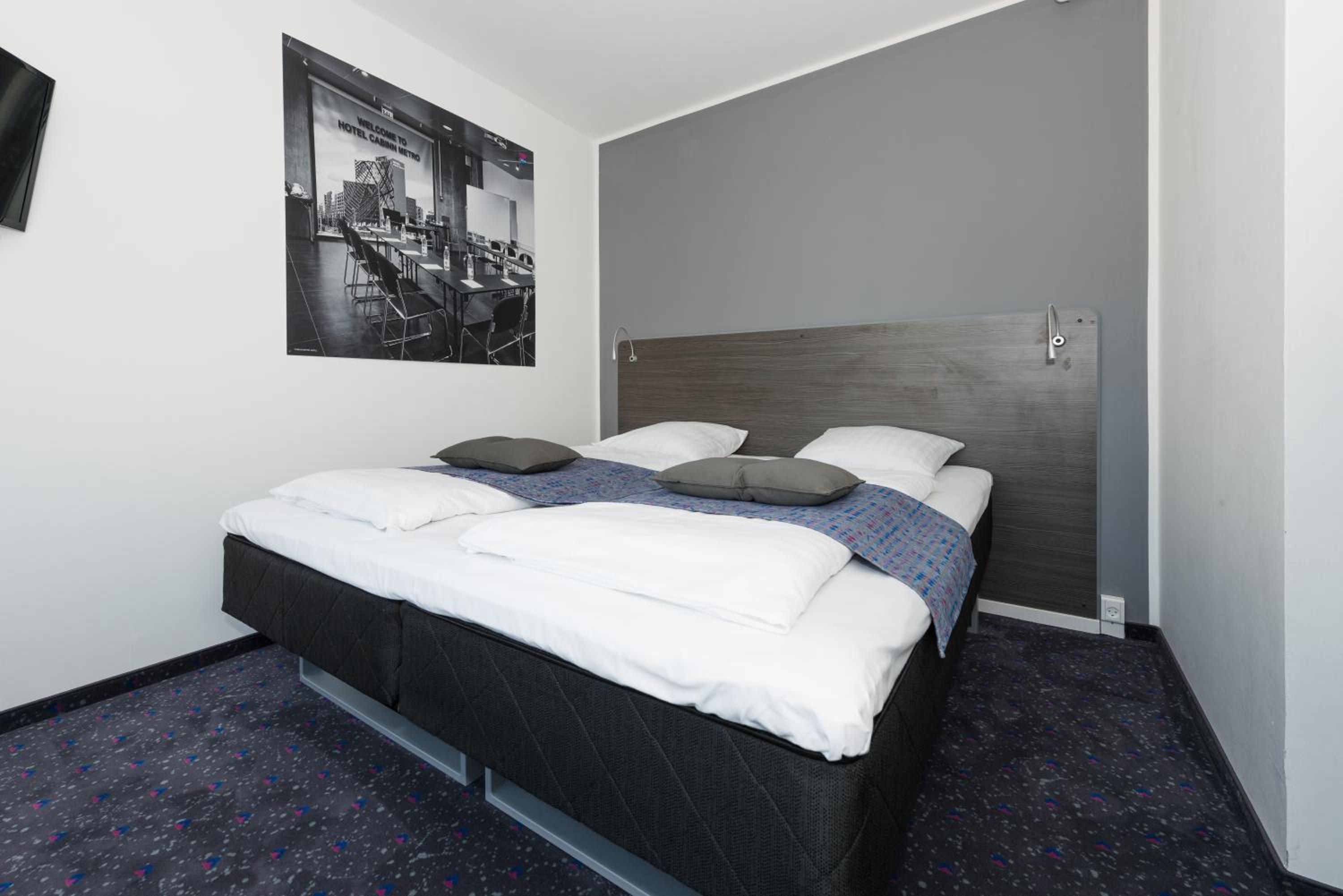2 Room Apartment - Photo 3