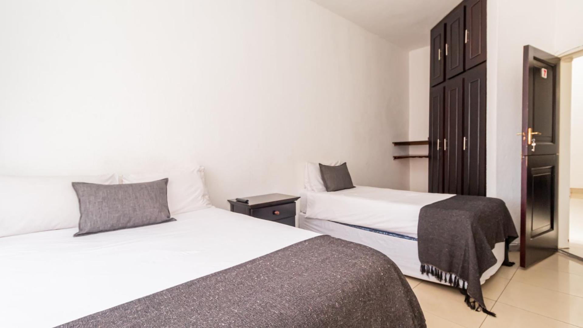 Basic Triple Room photo 2