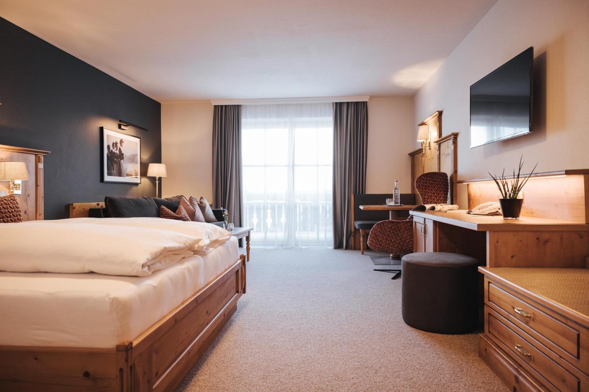 Junior Suite with Balcony photo 2