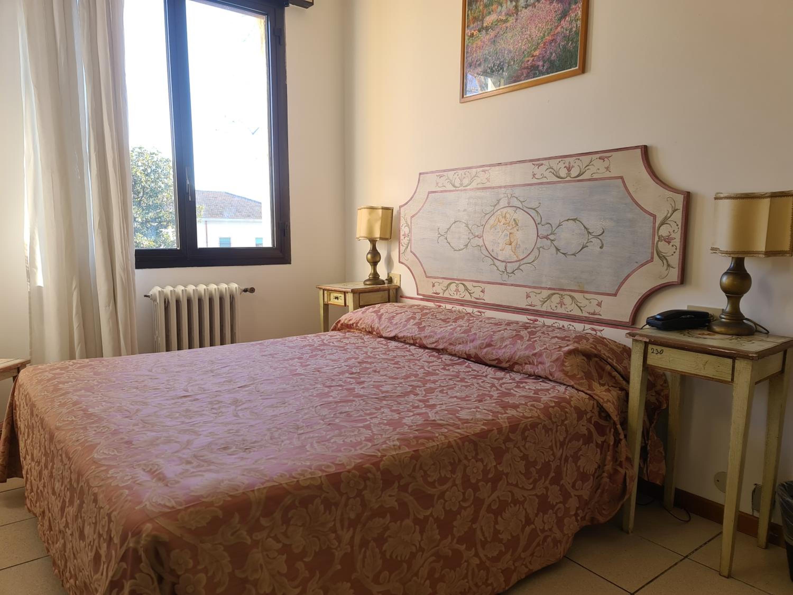 Double or Twin Room - Photo 6