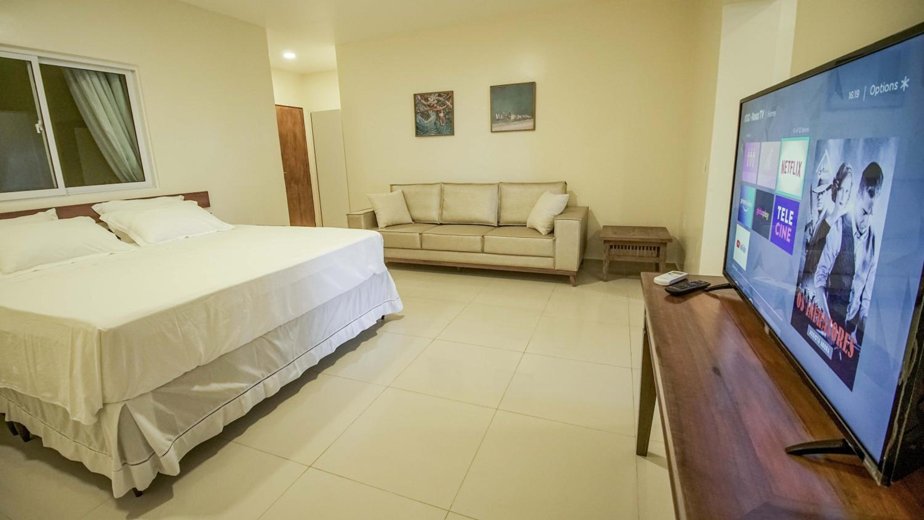 Quadruple Room with Sea View - Photo 7