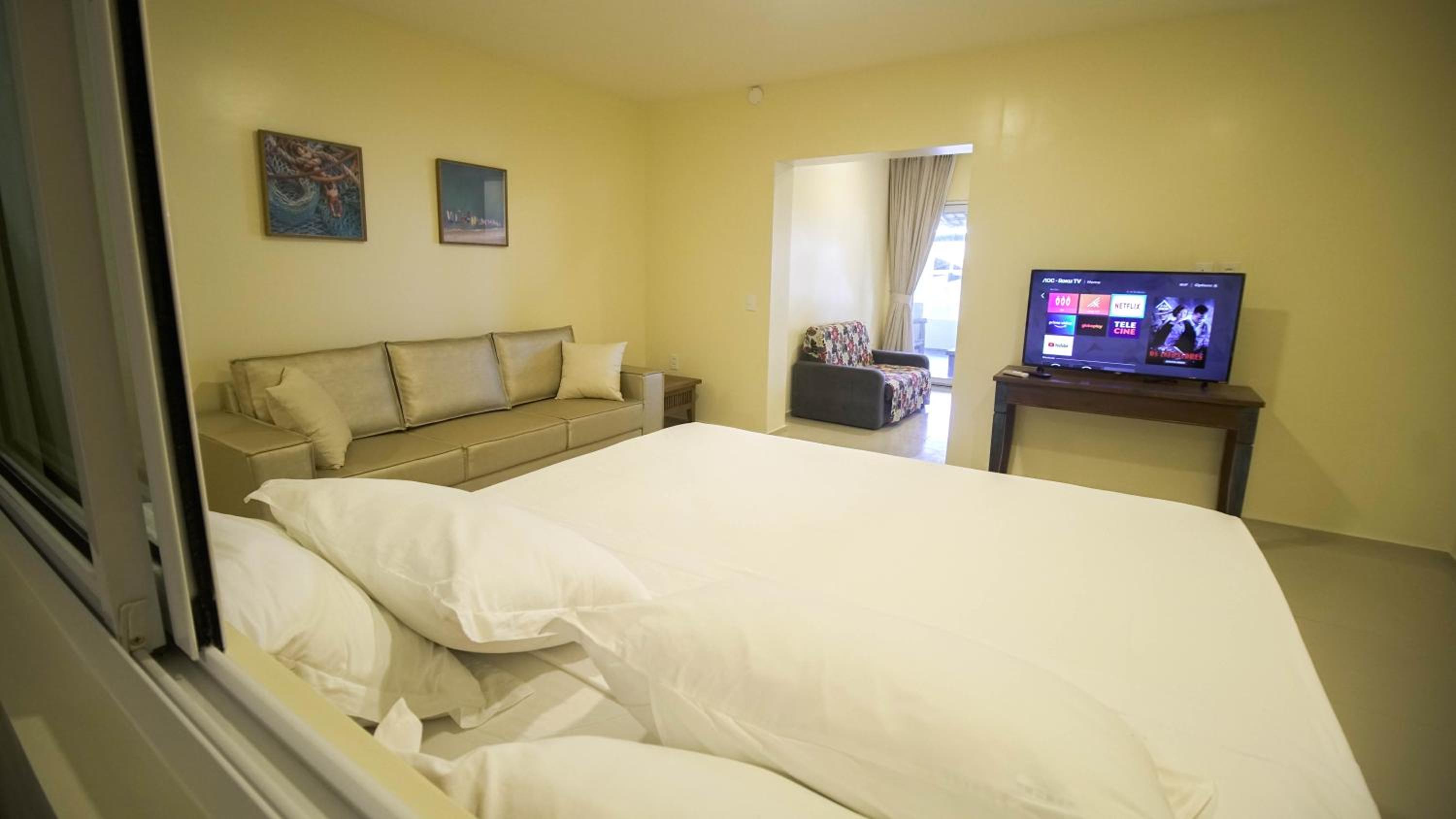 Quadruple Room with Sea View - Photo 6