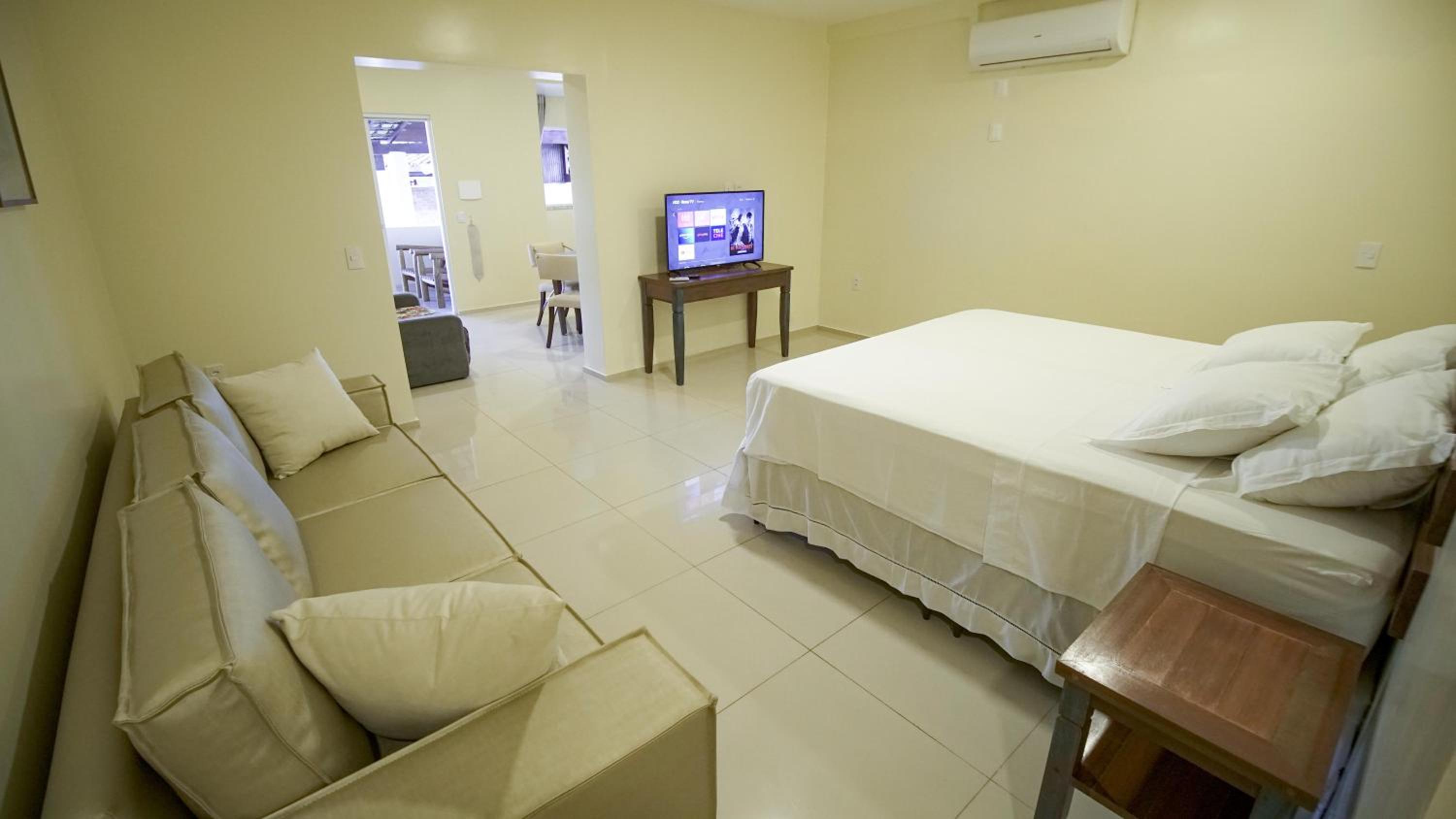 Quadruple Room with Sea View - Photo 8