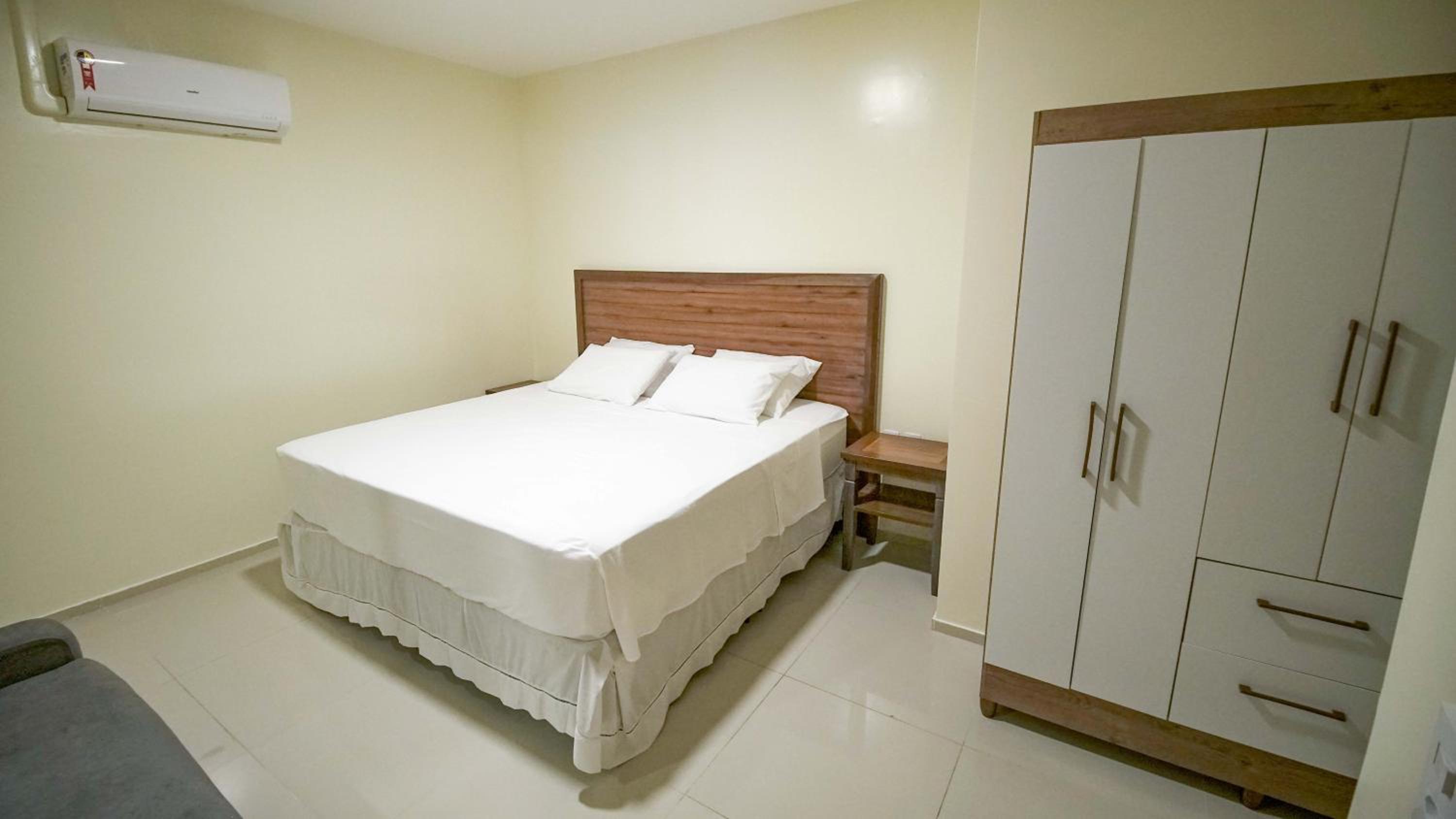 Quadruple Room with Sea View - Photo 4