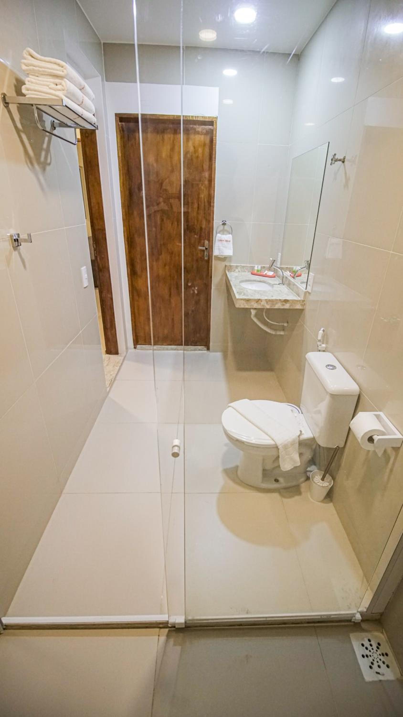 Quadruple Room with Sea View - Photo 9