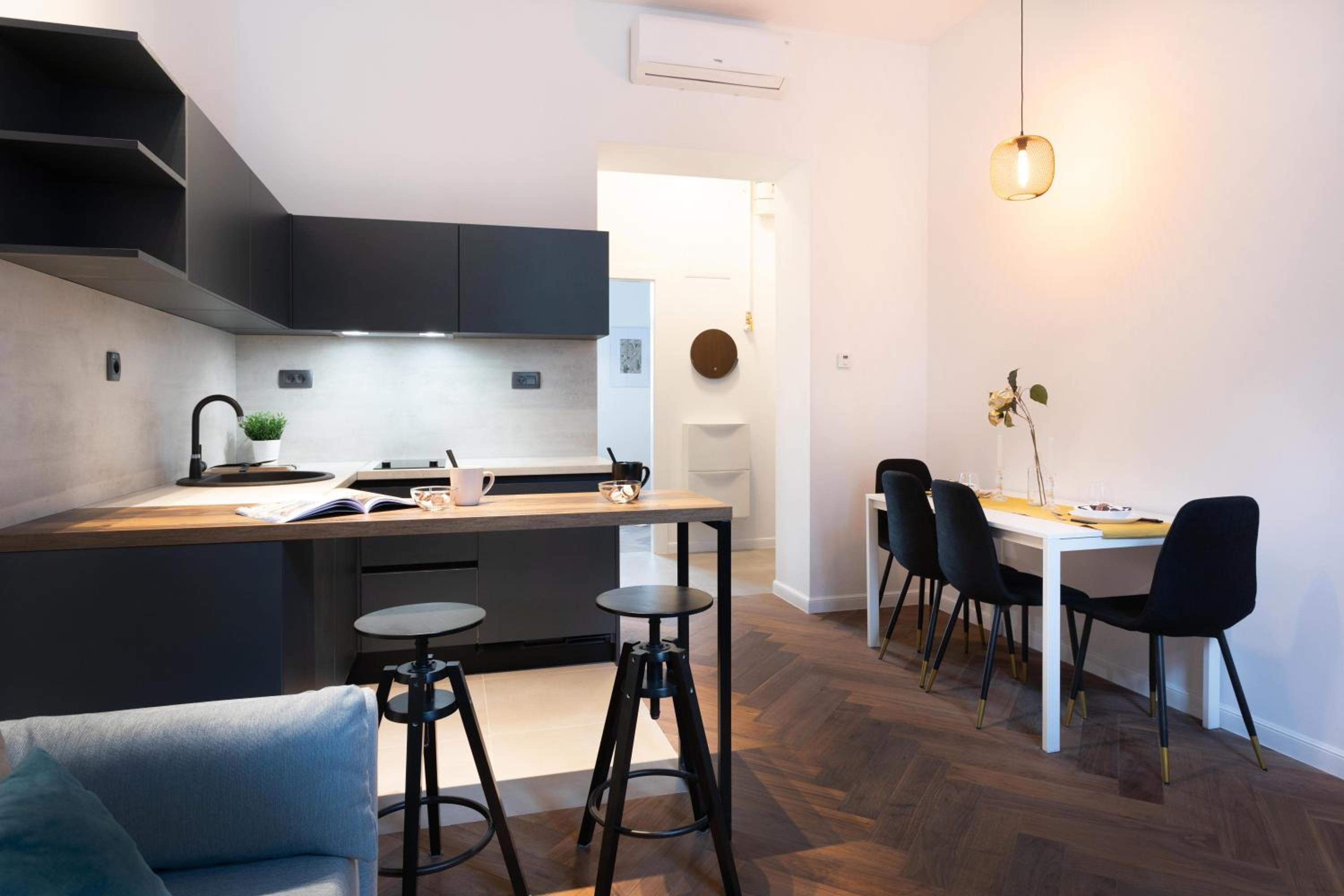 One-Bedroom Apartment - Photo 20