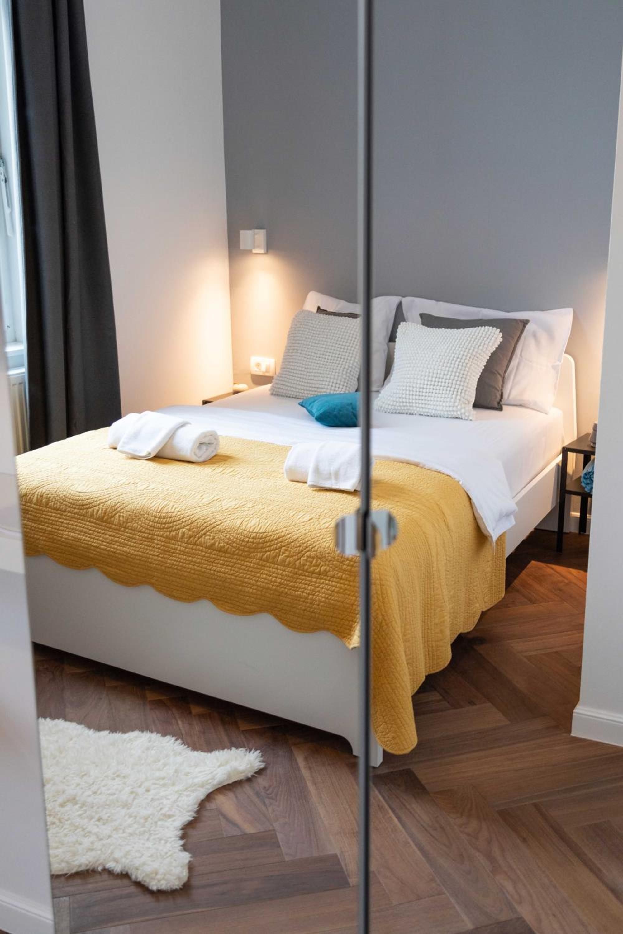 One-Bedroom Apartment - Photo 21