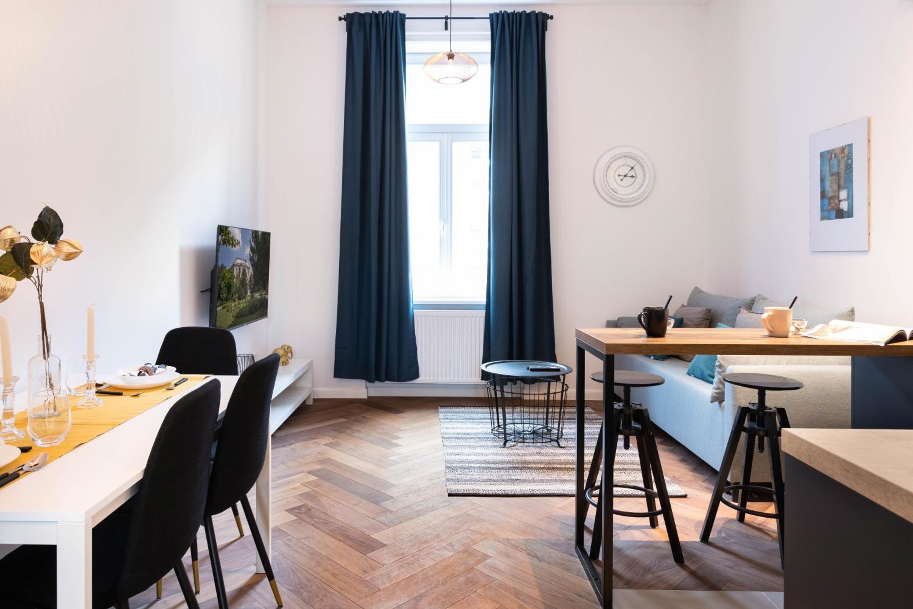 One-Bedroom Apartment - Photo 25