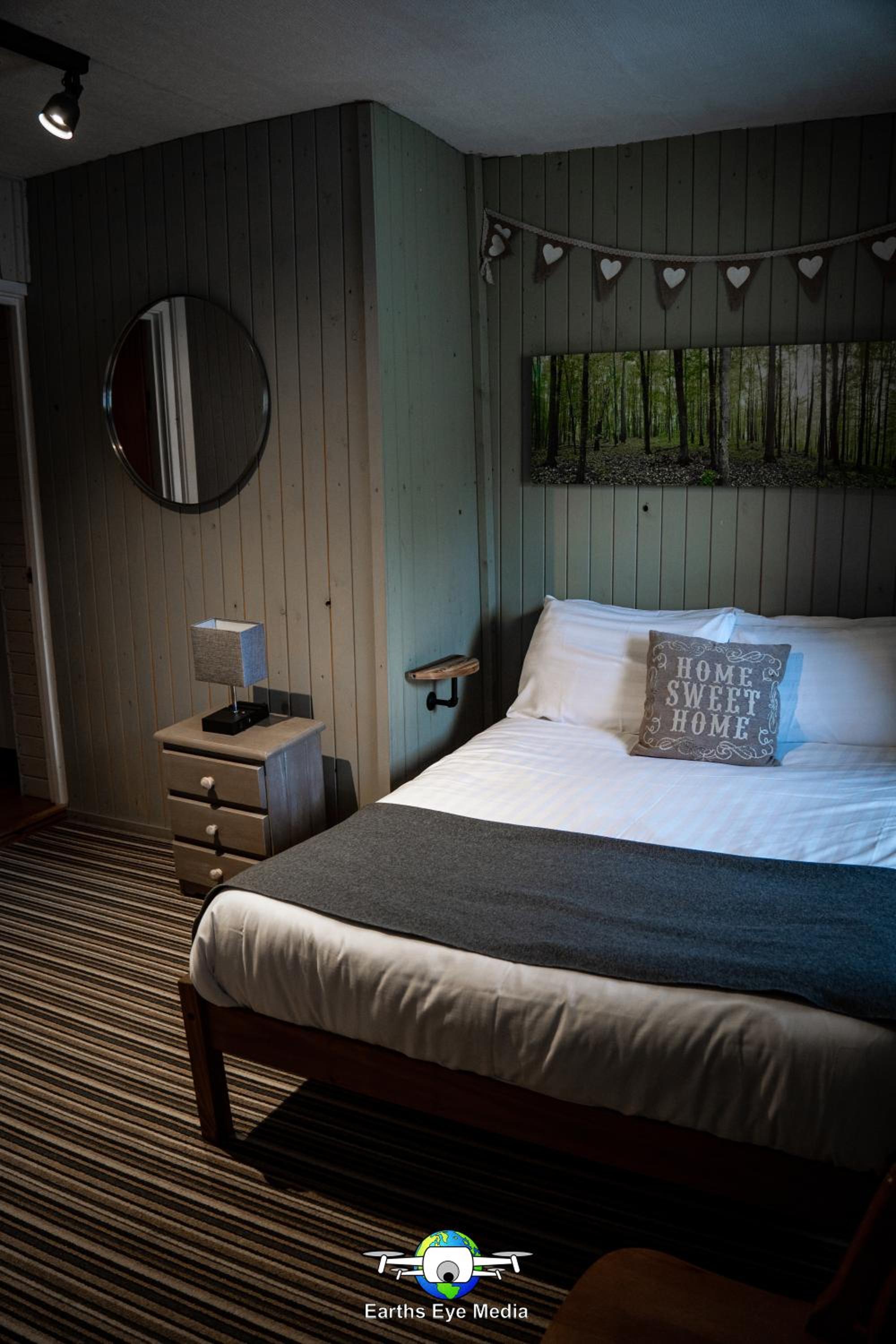 Double or Twin Room - Photo 2