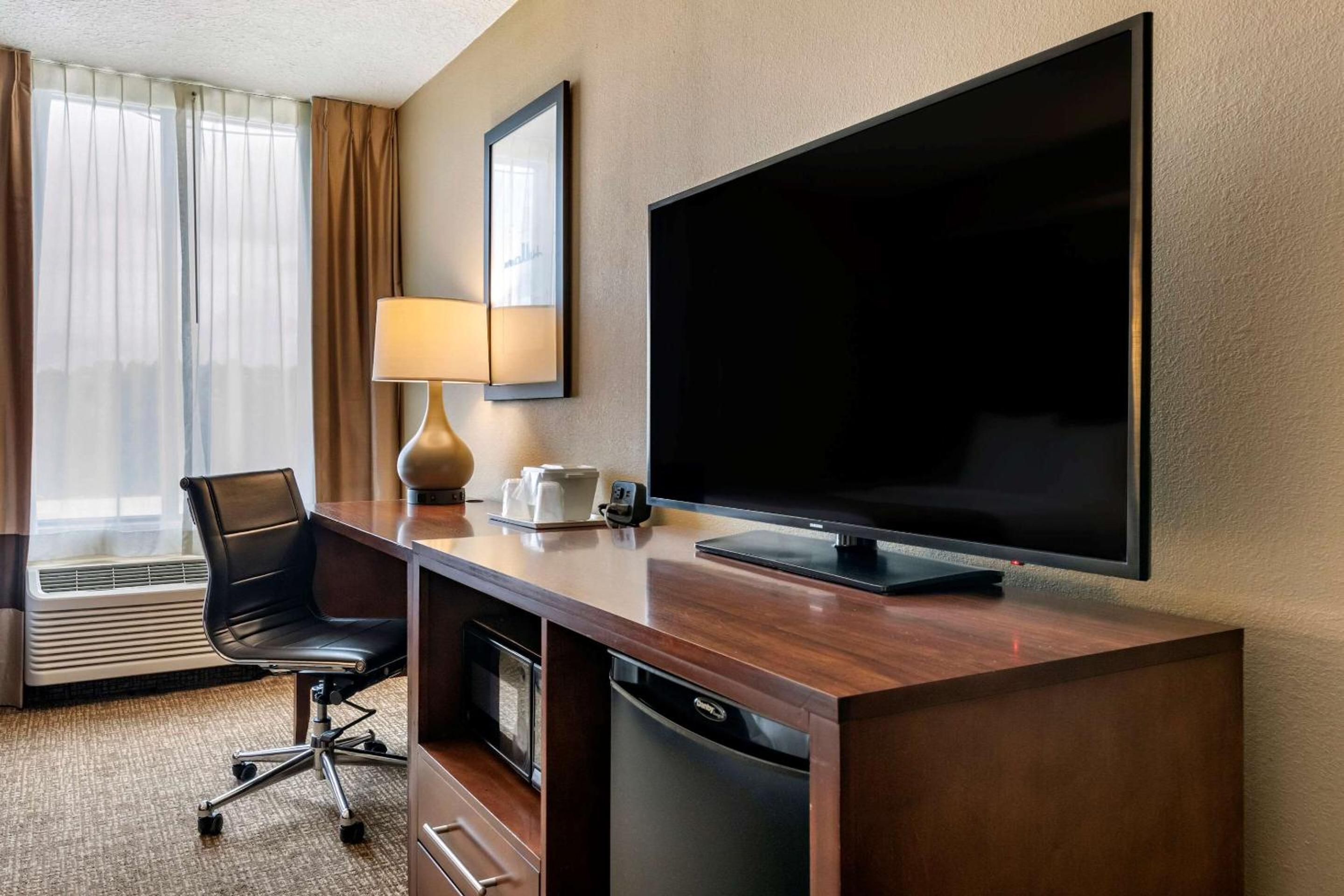 Suite with Two Double Beds - Photo 7