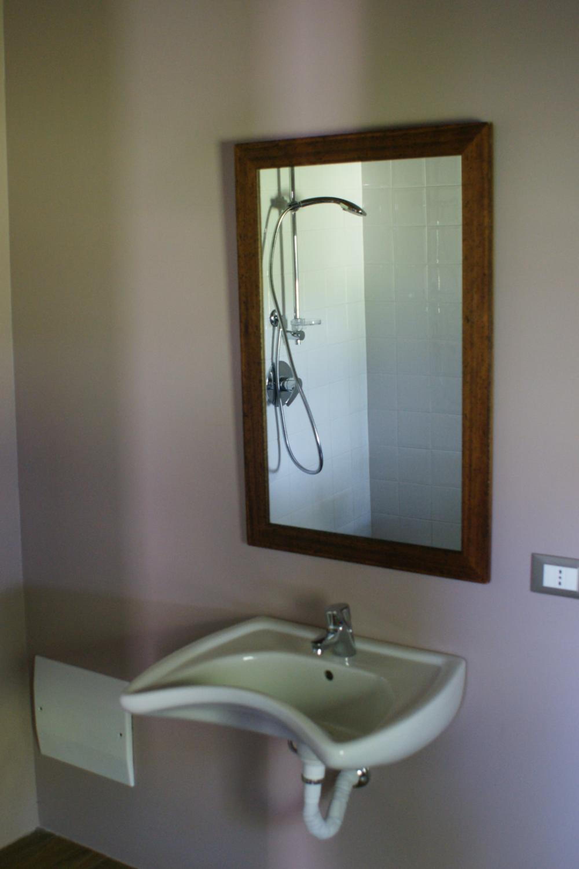 Double or Twin Room - Disability Access - Photo 8