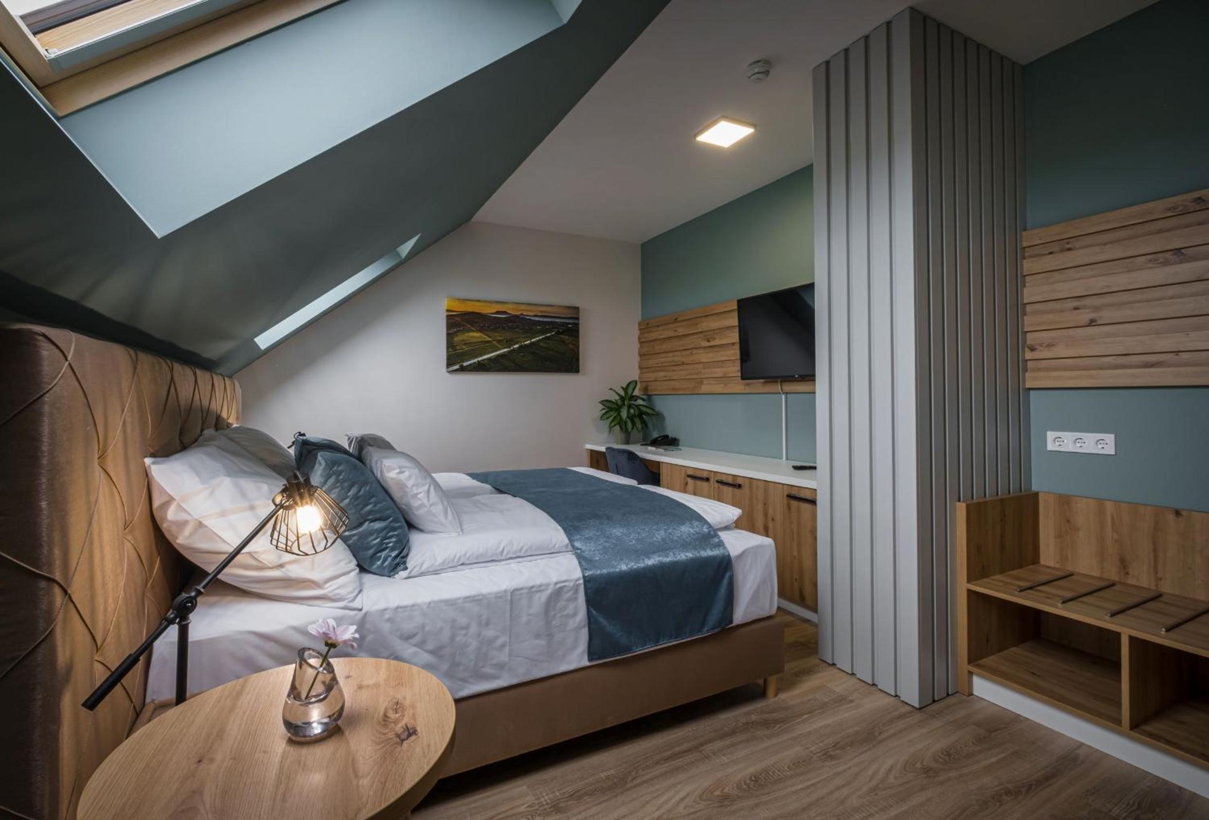 Double Room - Photo 2