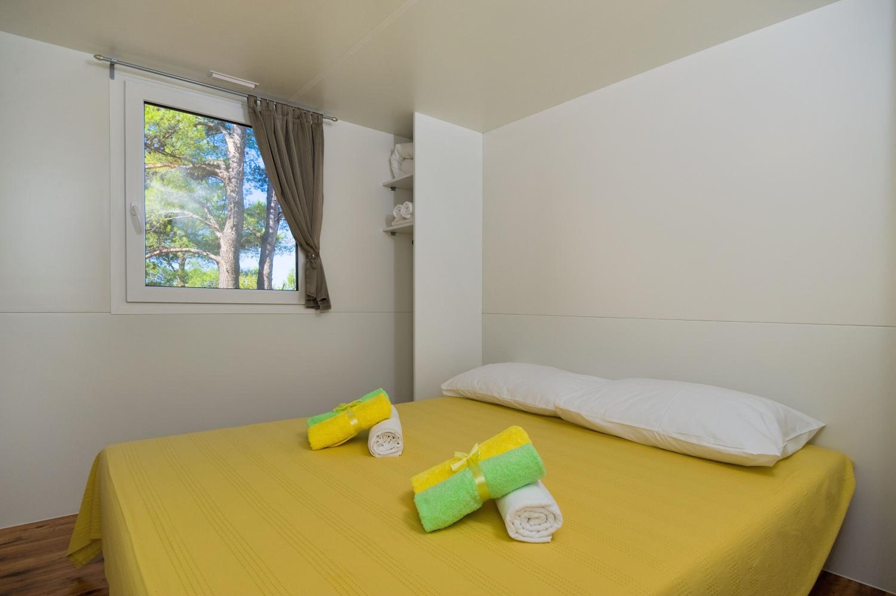 Superior Two-bedroom Mobile Home - Photo 3