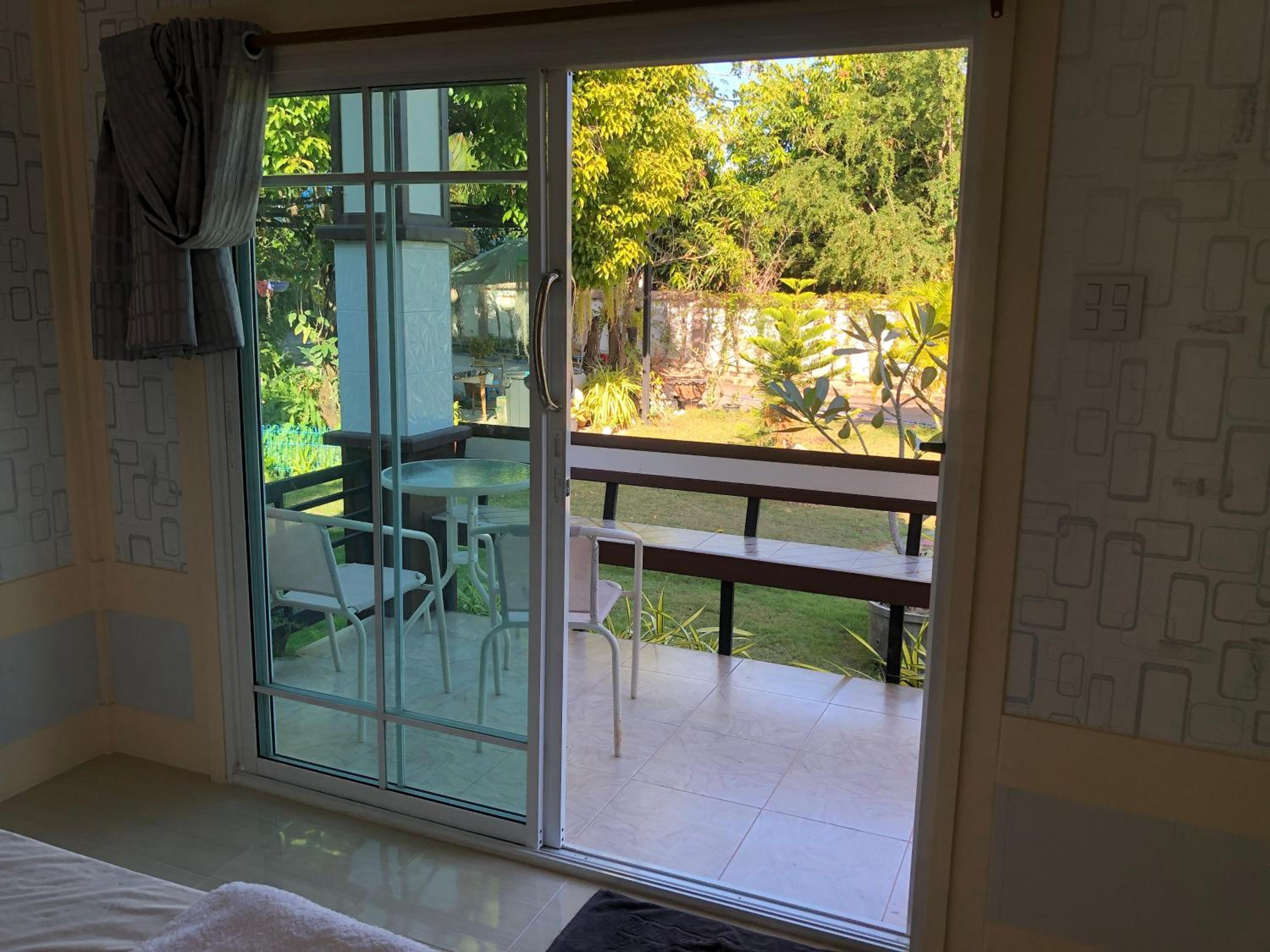 One-Bedroom House - Photo 37
