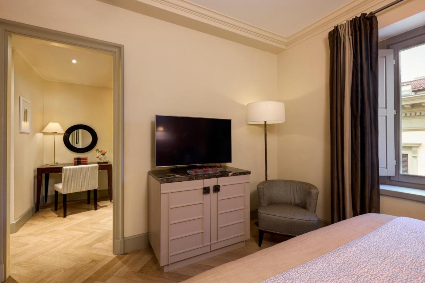 Classic Double Room thumbnail 5