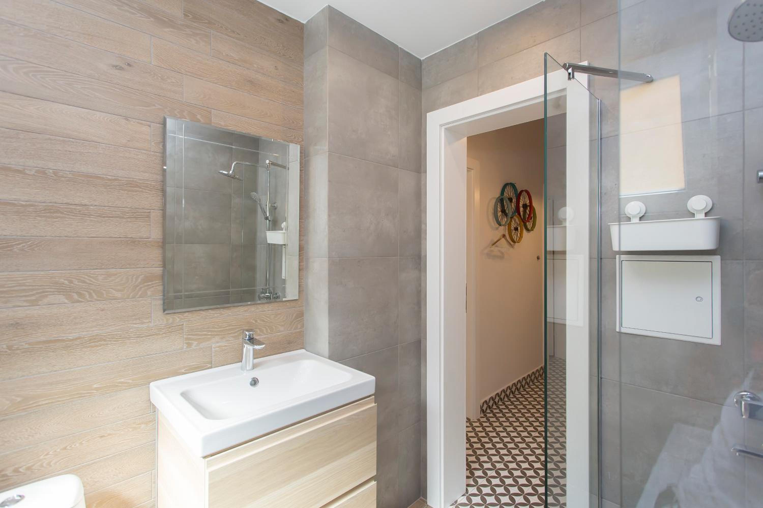 One-Bedroom Apartment - Photo 29