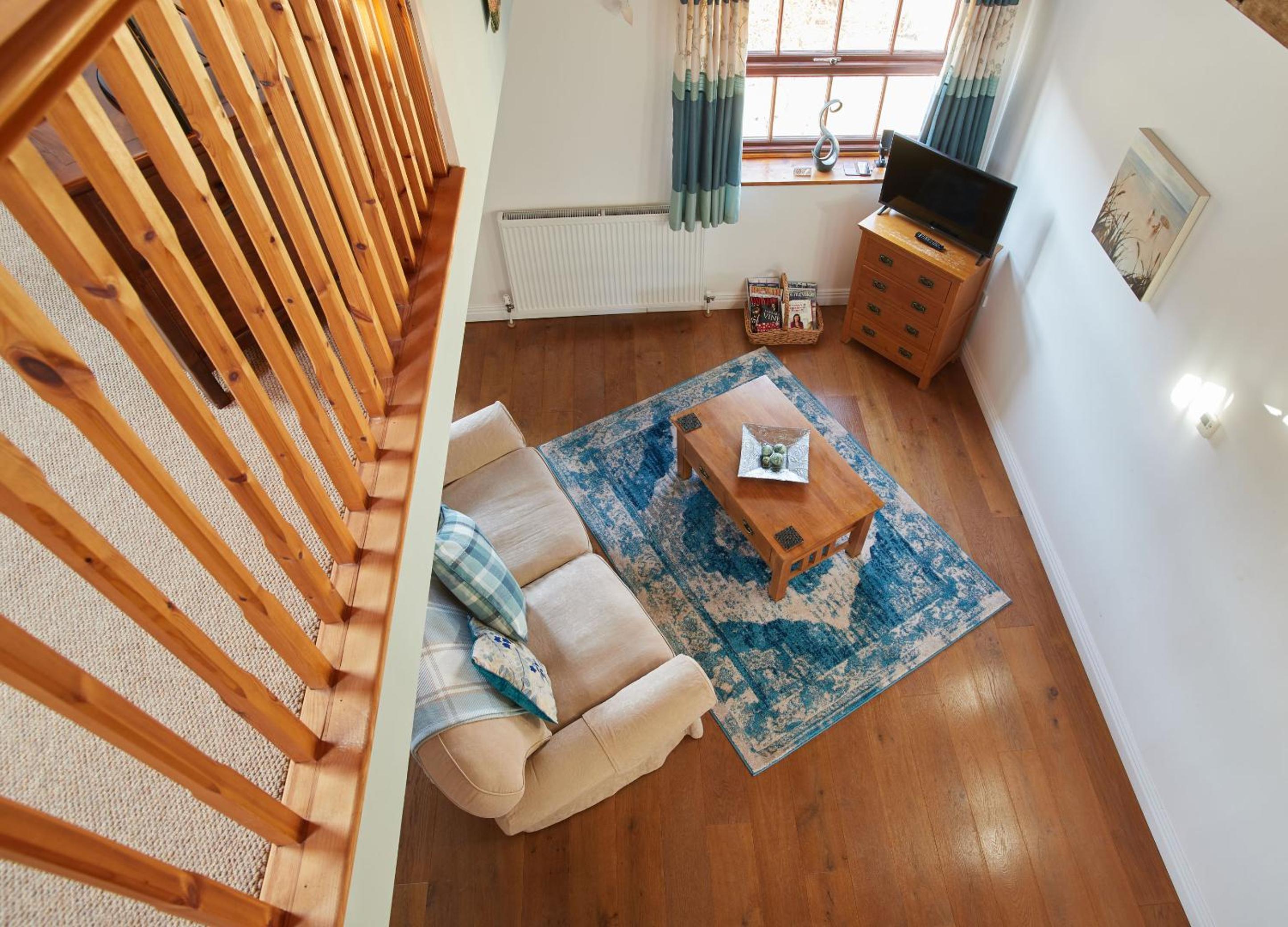 Suite - Photo 15