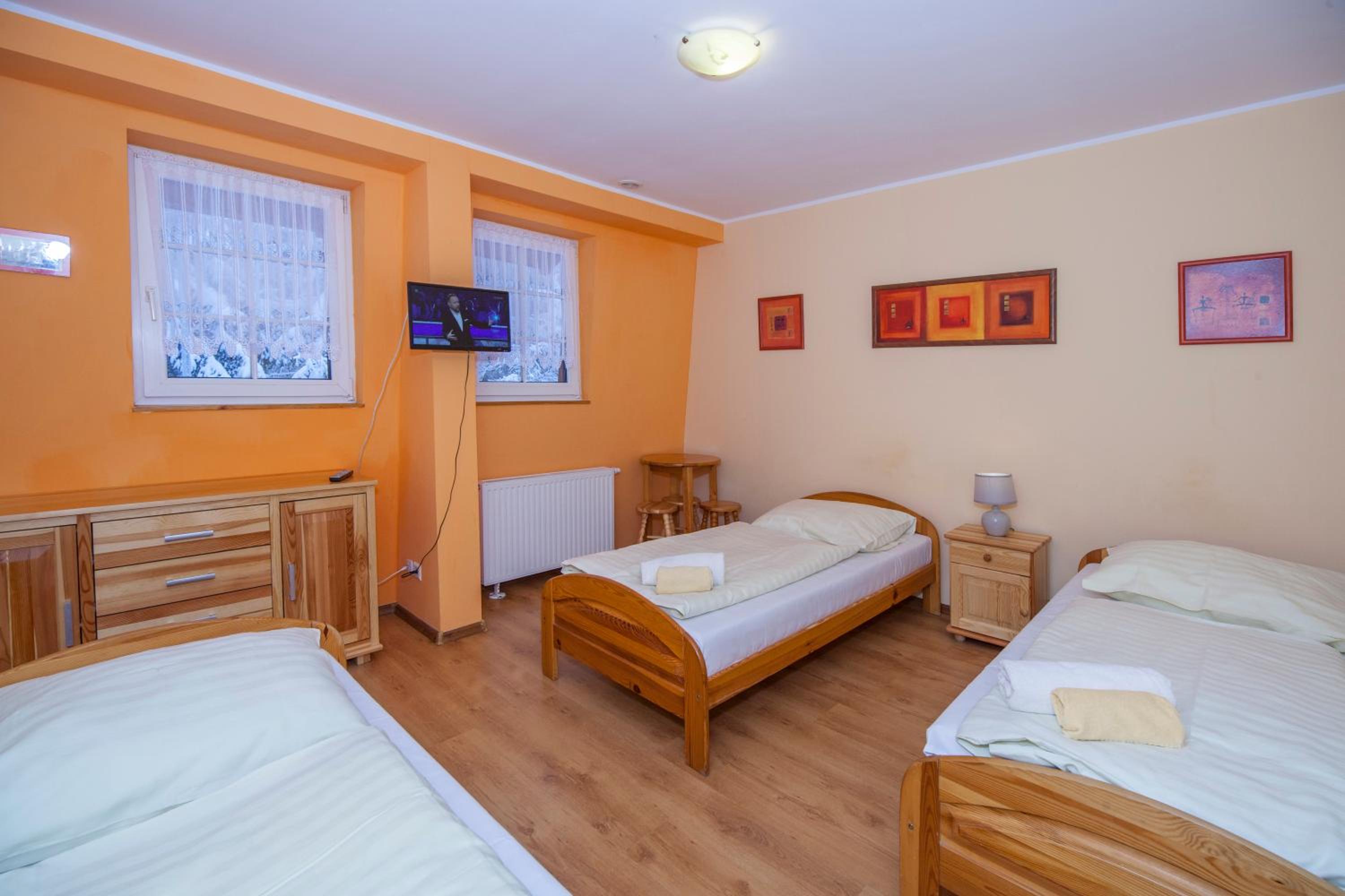 Triple Room with Private Bathroom - Photo 1