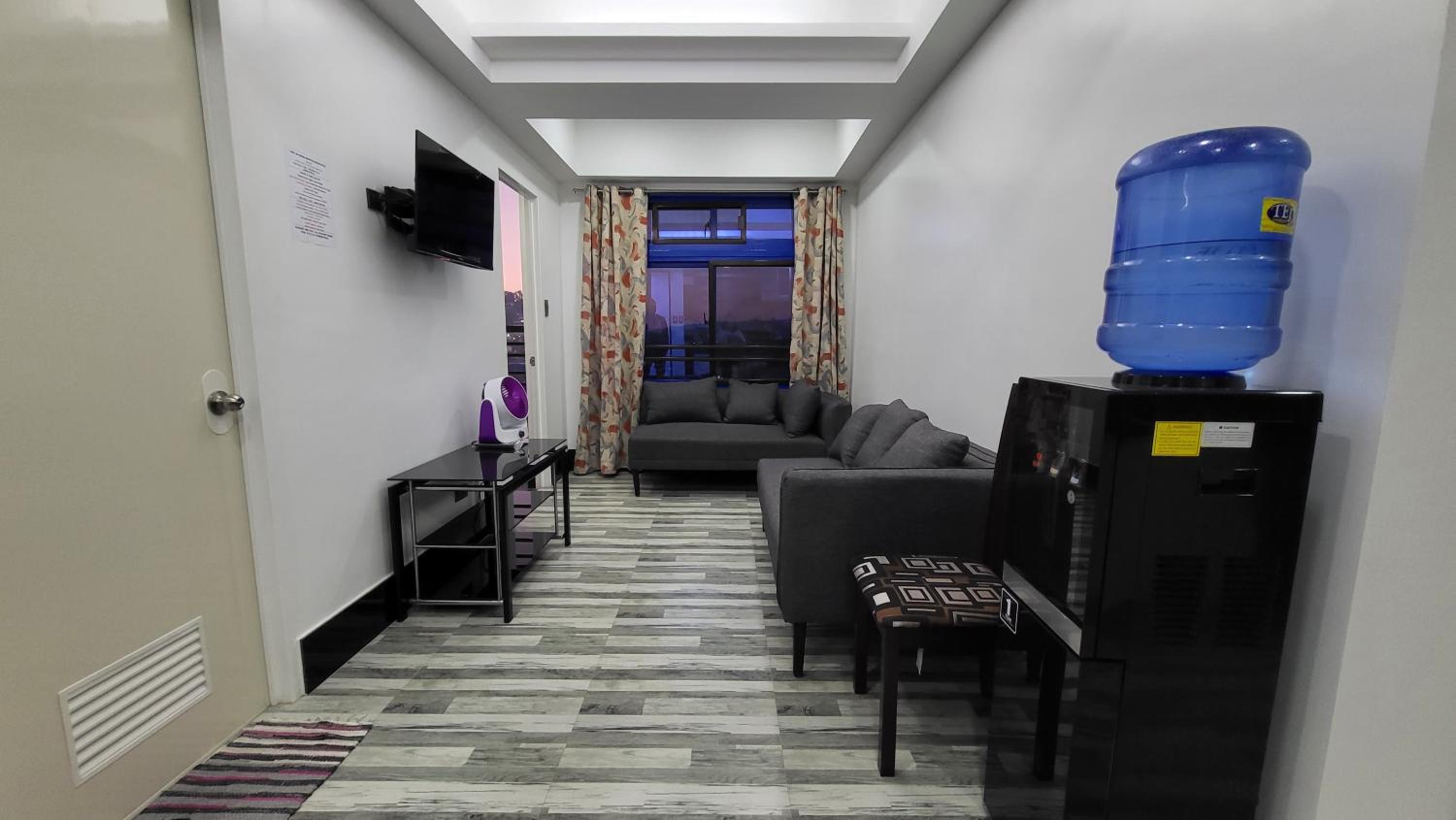 One-Bedroom Apartment - Photo 1