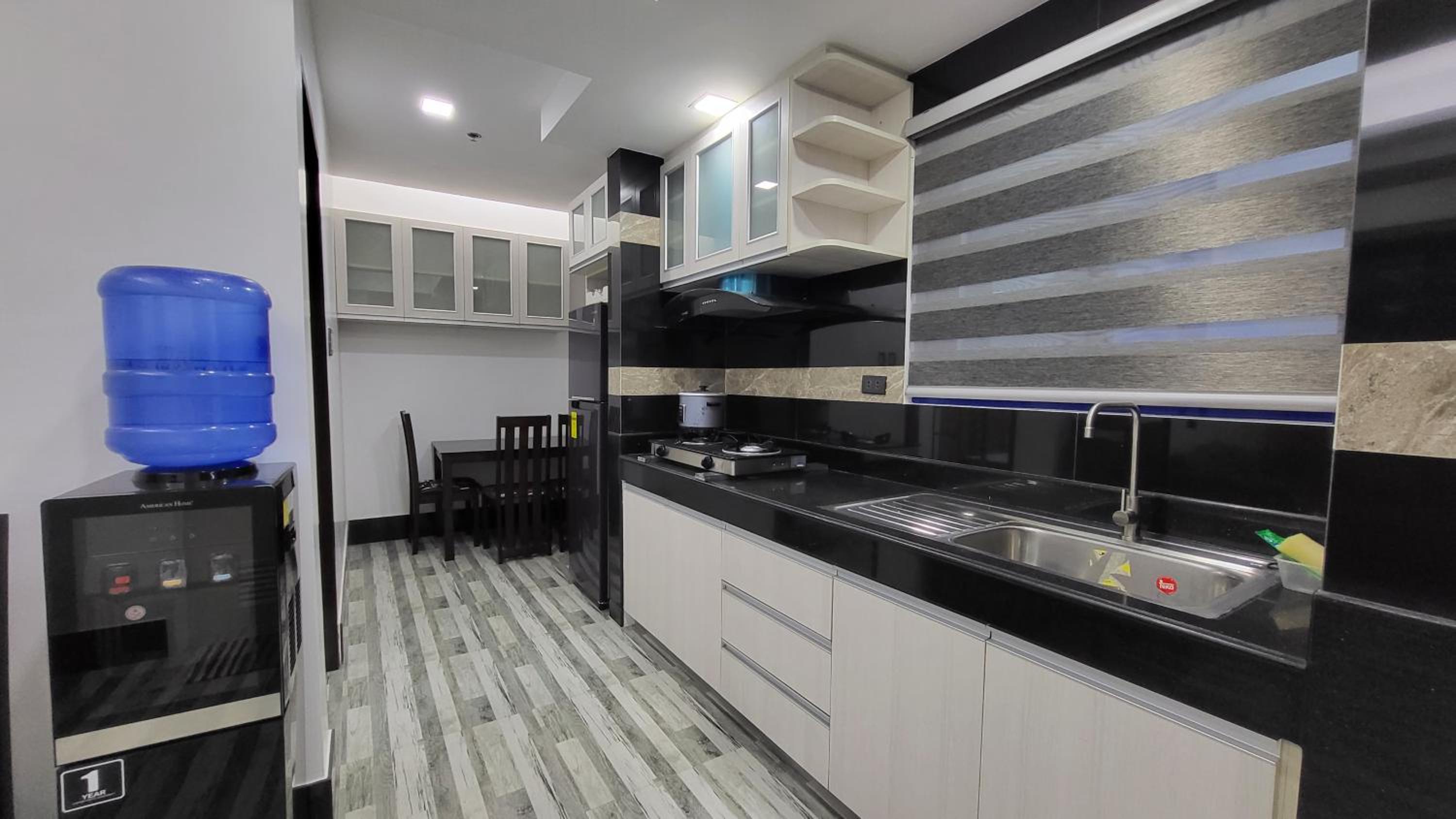 One-Bedroom Apartment - Photo 3