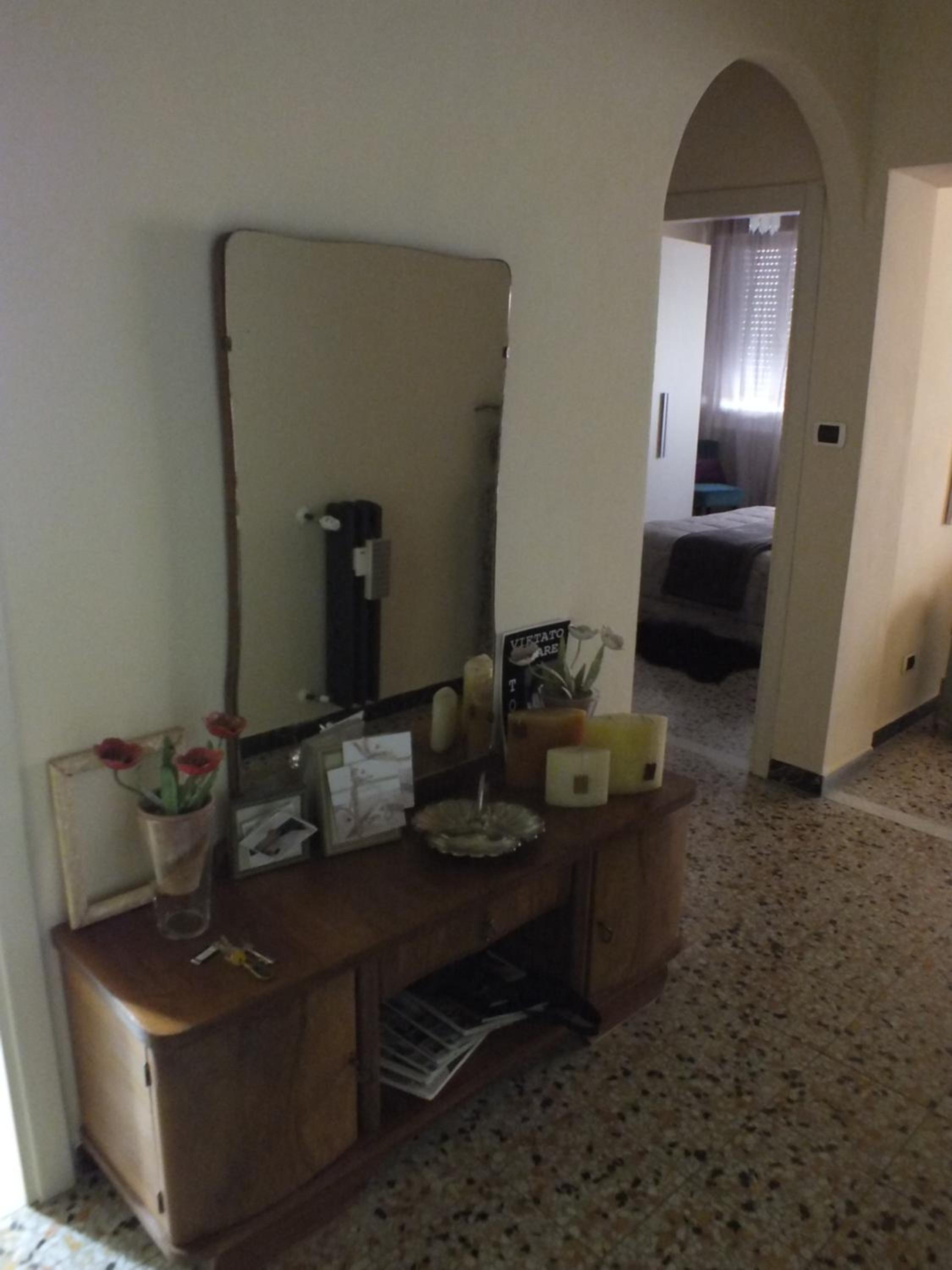 One-Bedroom Apartment - Photo 1