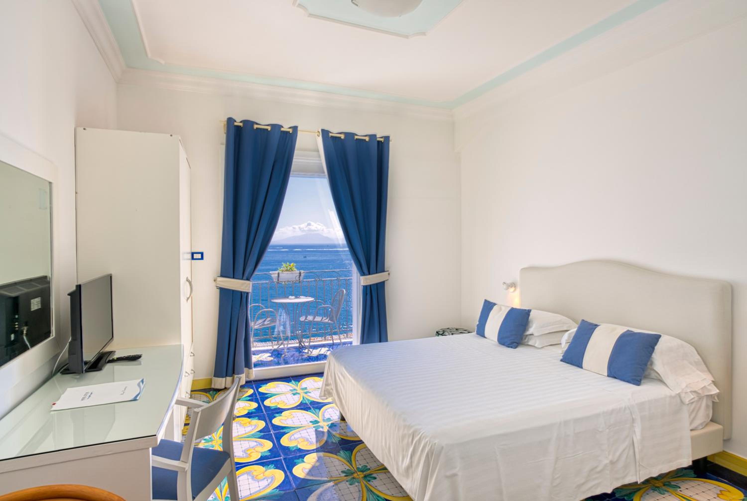 Standard Double Room photo 2