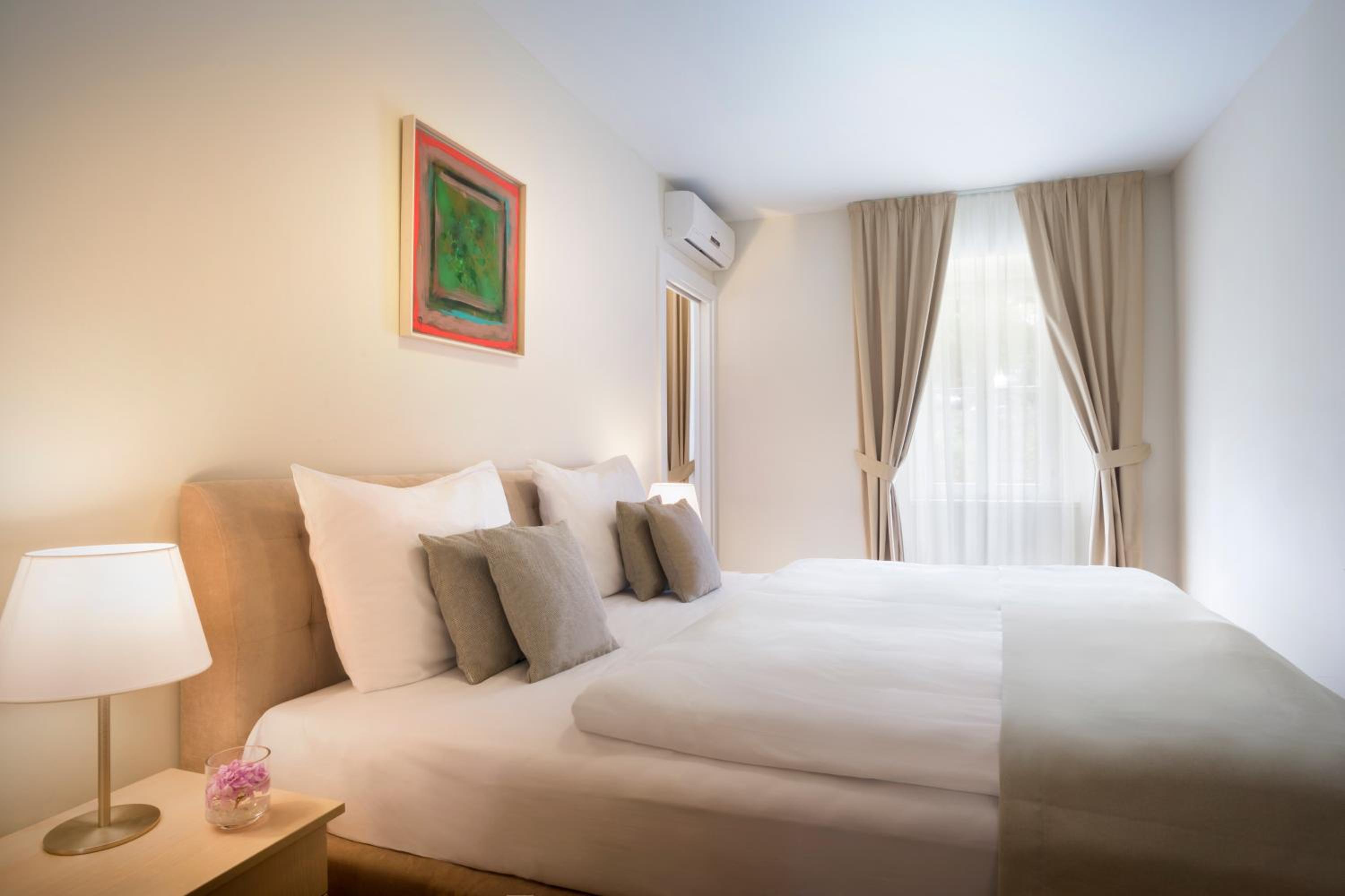 One-Bedroom Apartment with Balcony or Terrace