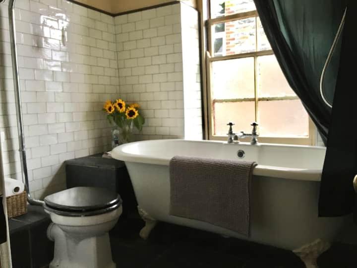 Two-Bedroom House - Photo 30
